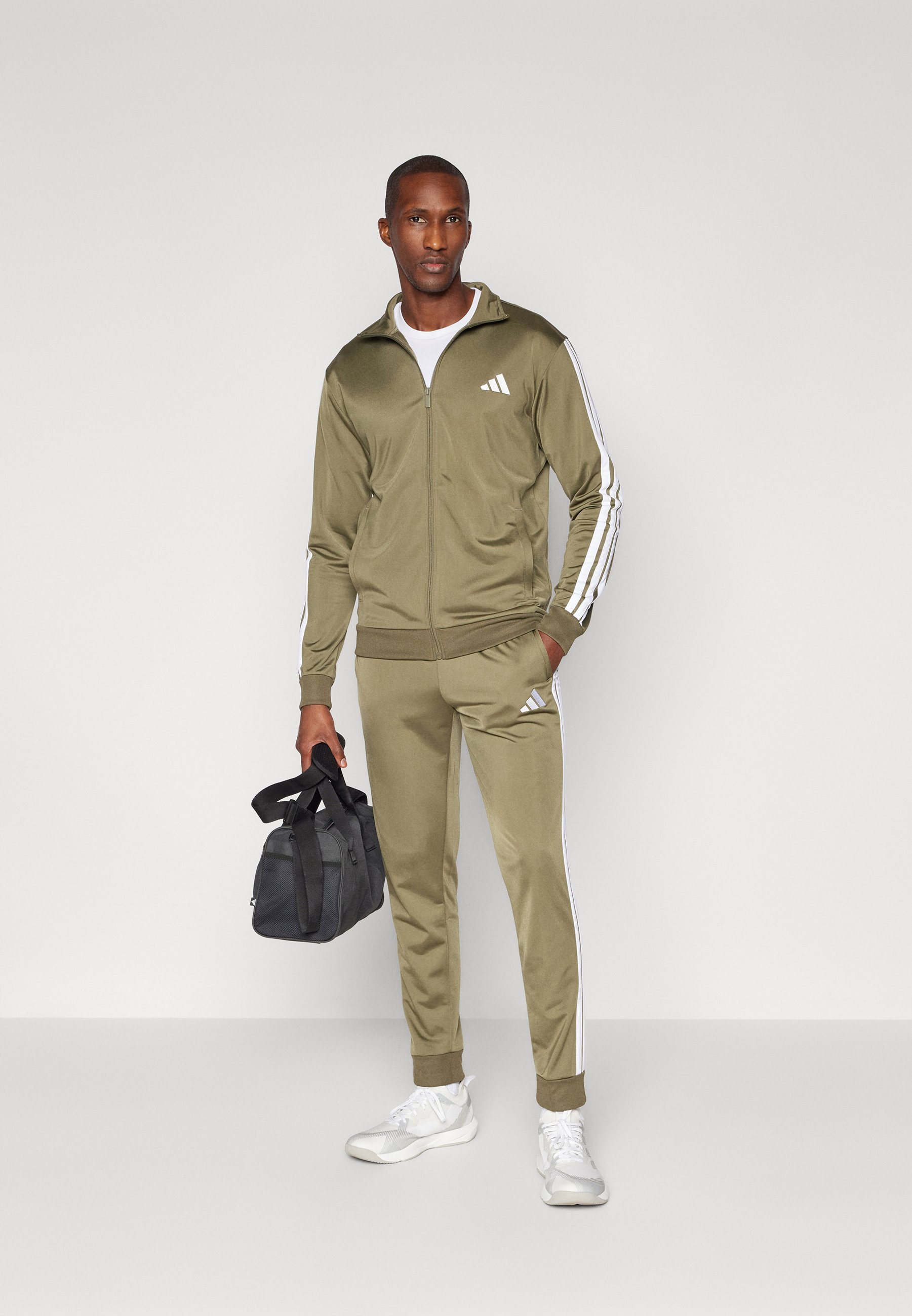 Ensemble adidas Sportswear - Survêtement - vert olive/blanc