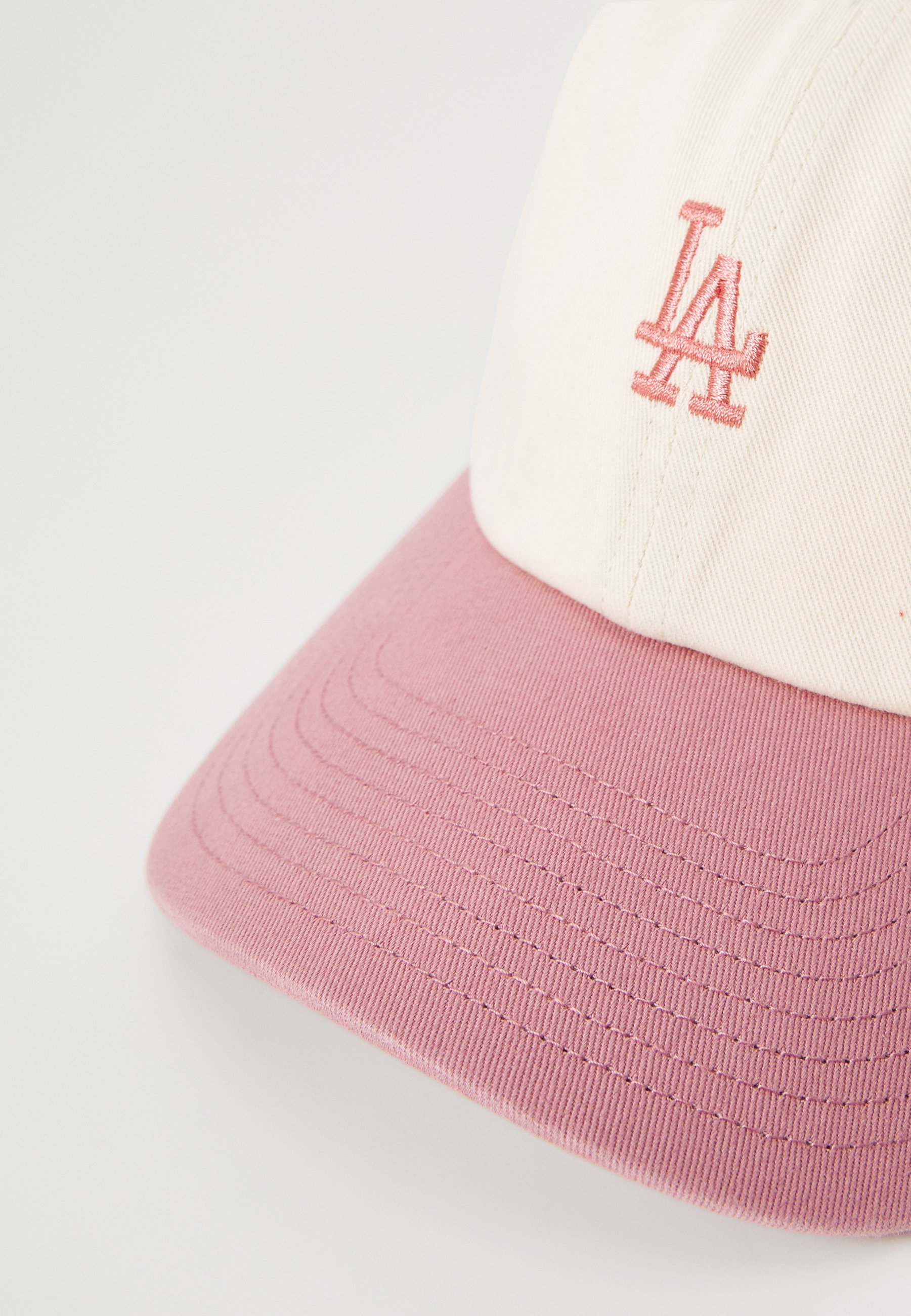 '47 Caps