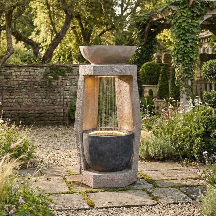 Fuente de jardín con iluminación LED - Aspecto de piedra natural - Bomba de agua integrada - Iluminación LED - 36,5 x 36 x 81,5 cm