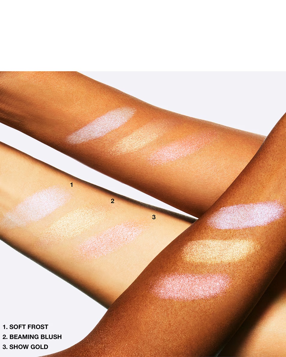 ILUMINATOR PUDRĂ LICHIDĂ MAC EXTRA DIMENSION SKINFINISH - REZISTENTĂ 10 ORE - INFLAMABIL