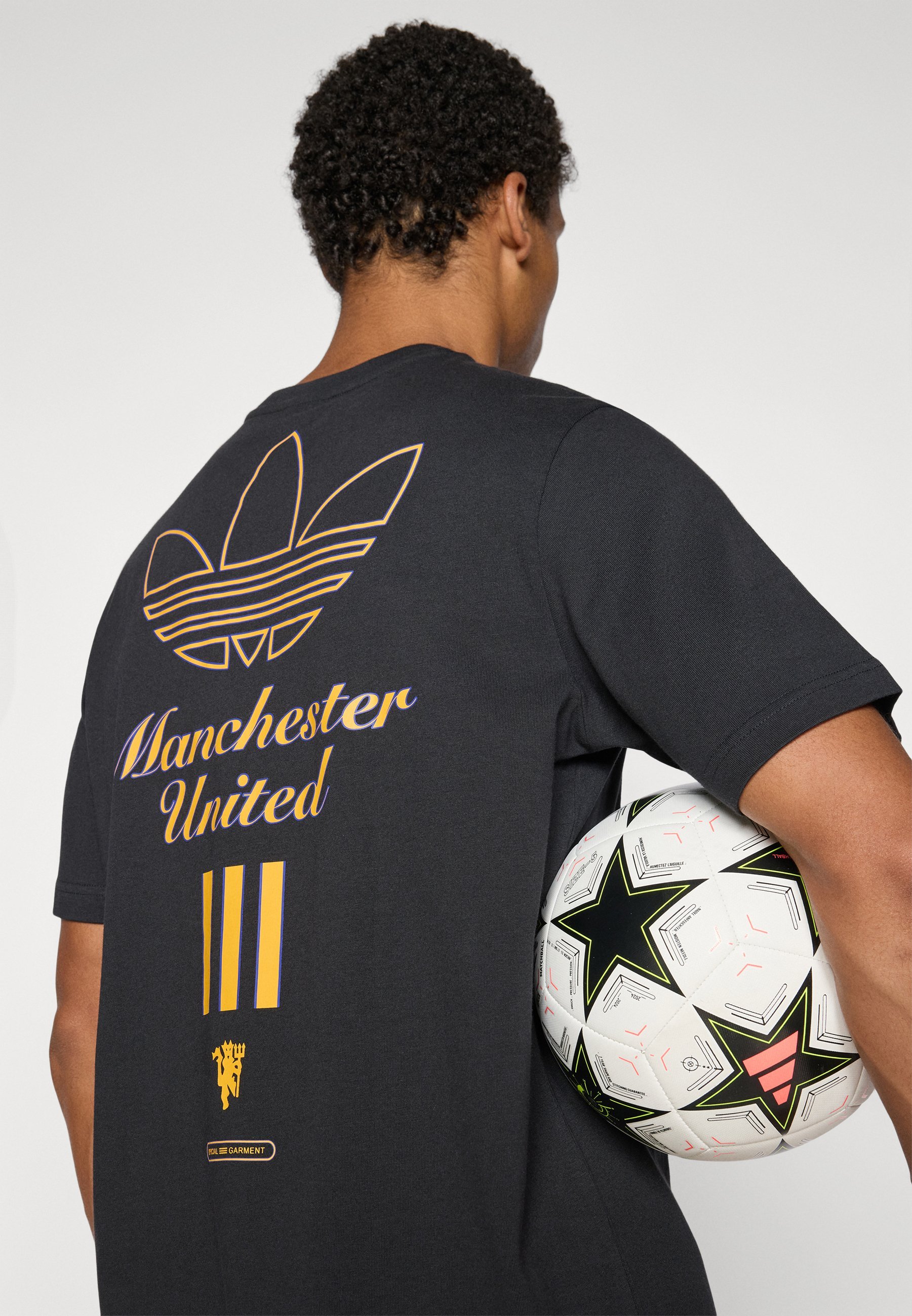 adidas Originals MANCHESTER UNITED ICON GRAPHIC T-SHIRT - Pelipaita - black