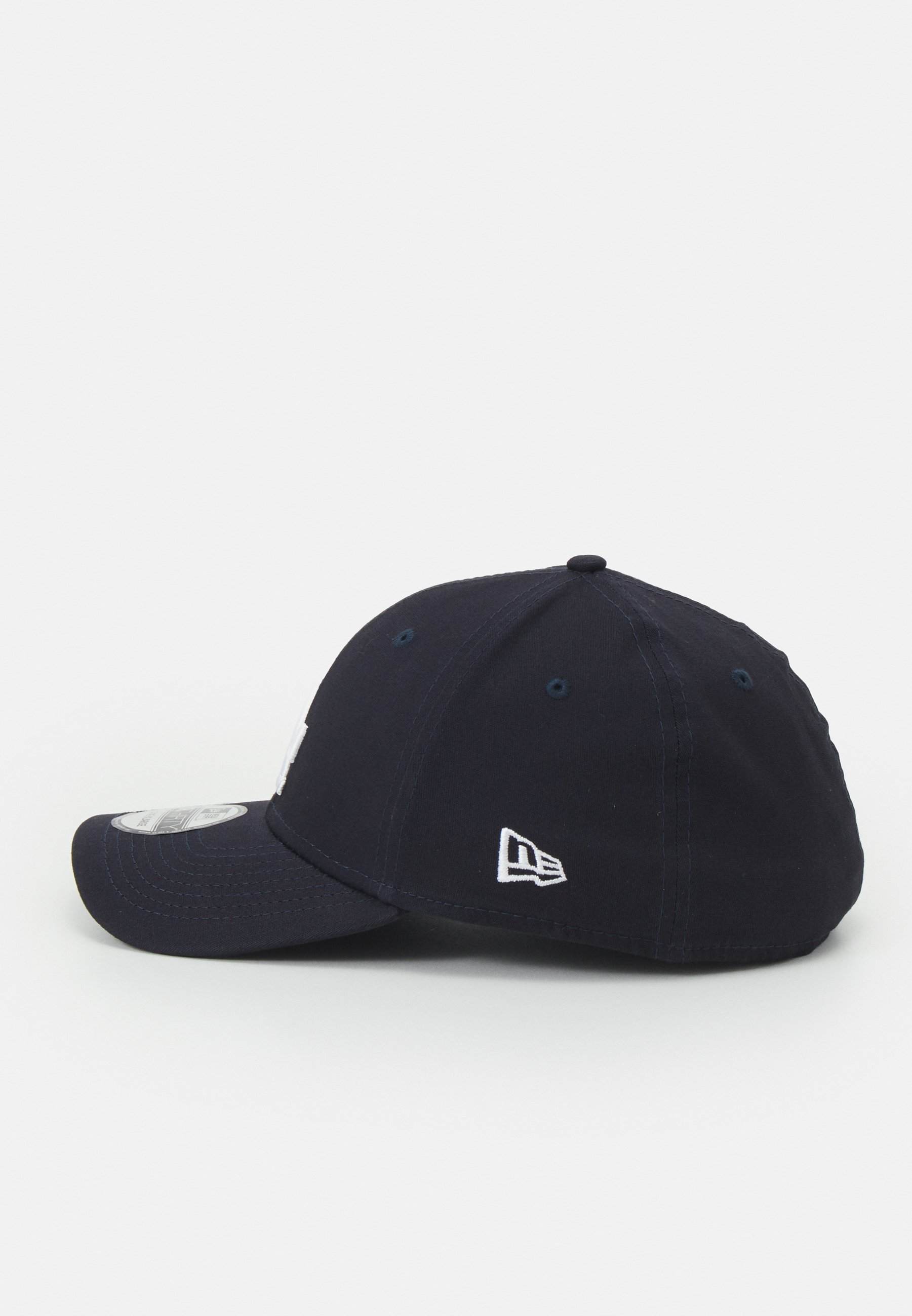 Czapki New Era