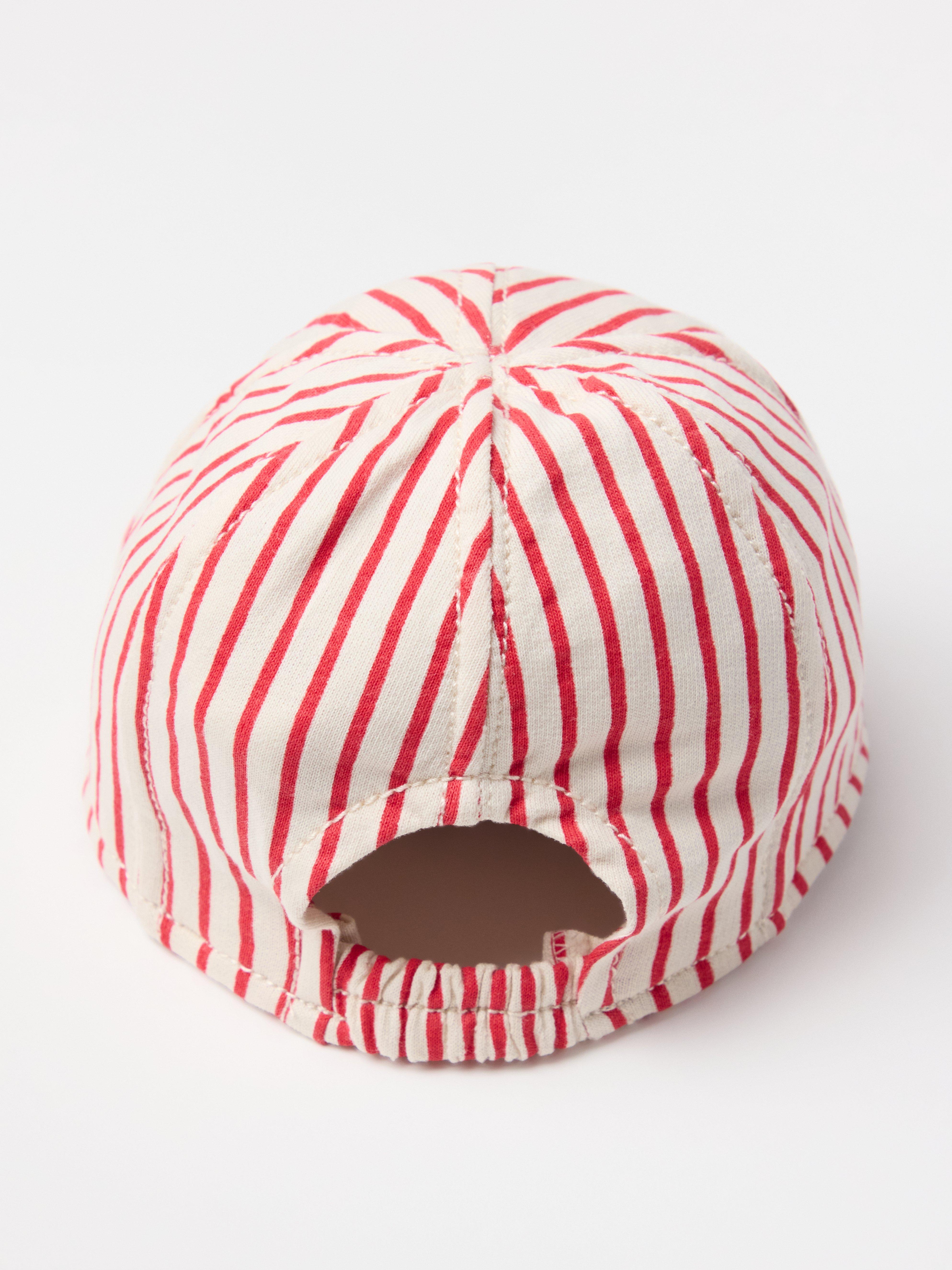 gorro de punto color beige claro