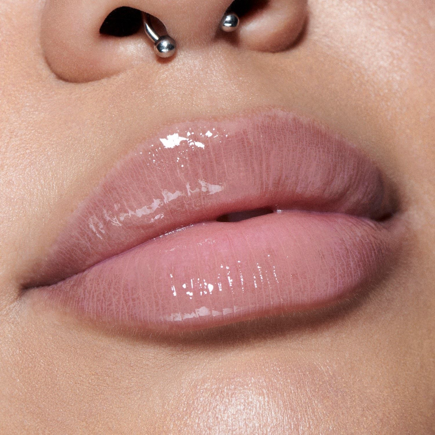 MAC lūpų blizgis „Lipglass Air“ nelipnus blizgesys – 5 ml