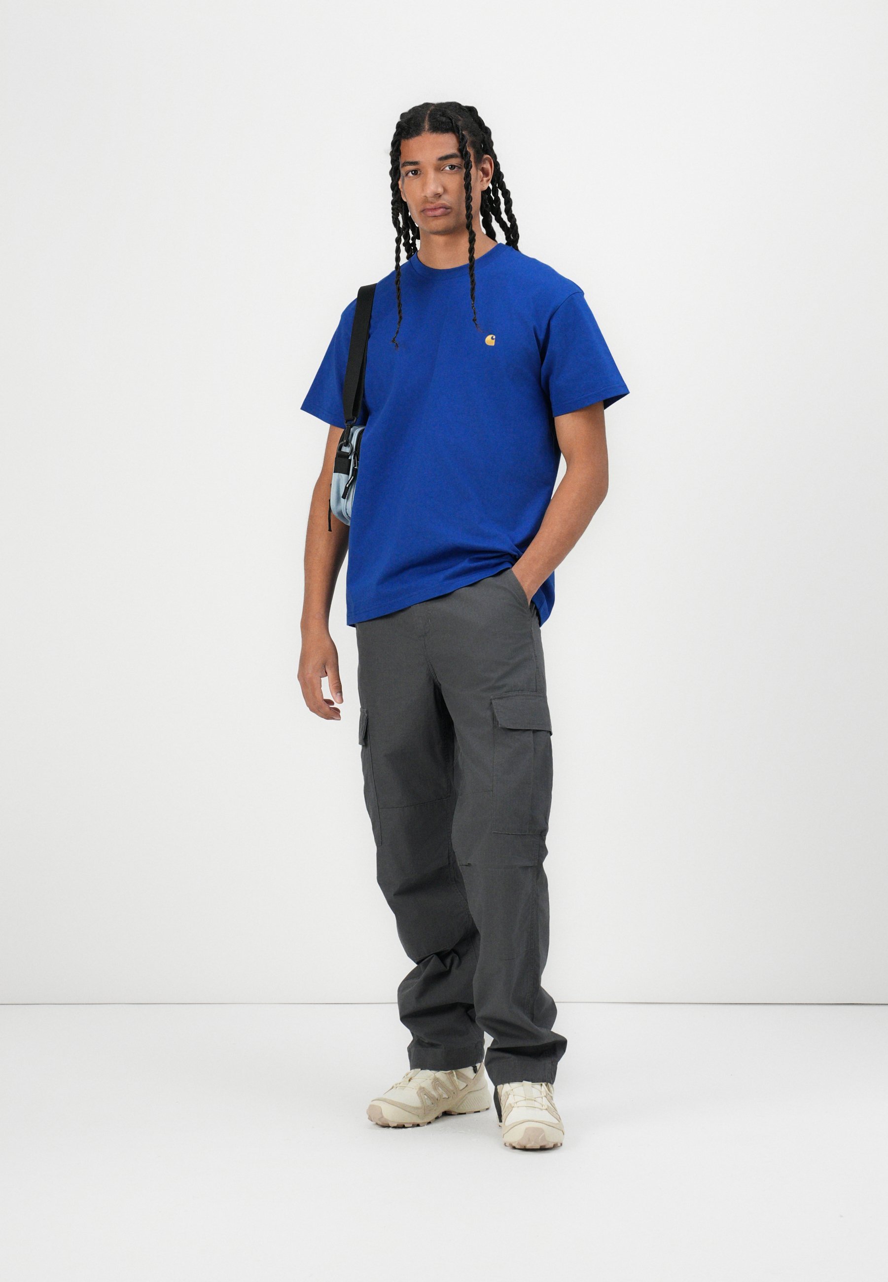 Carhartt WIP CHASE - Basic T-shirt - wolfsbane/goudkleurig