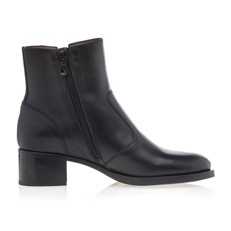 Botas negras de mujer / Botines