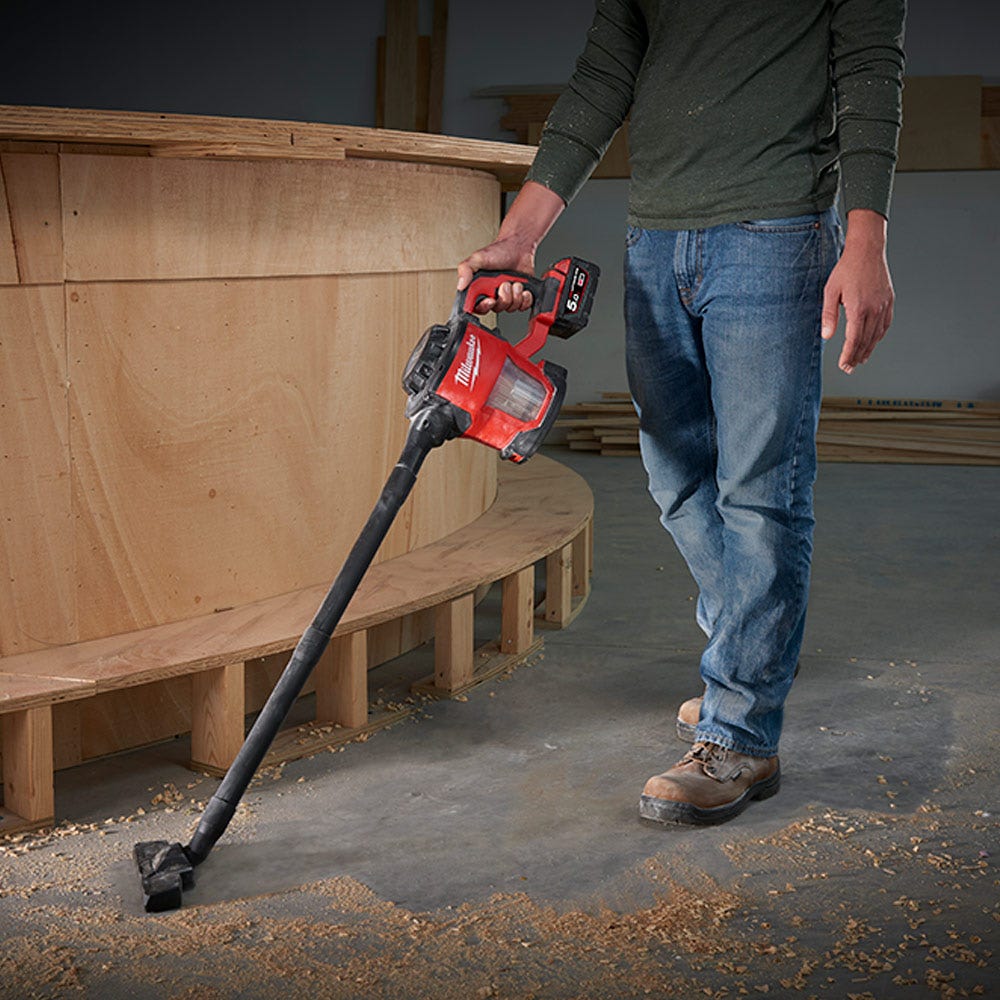 Aspirador de pó MILWAUKEE 18V com acessórios M18CV-0
