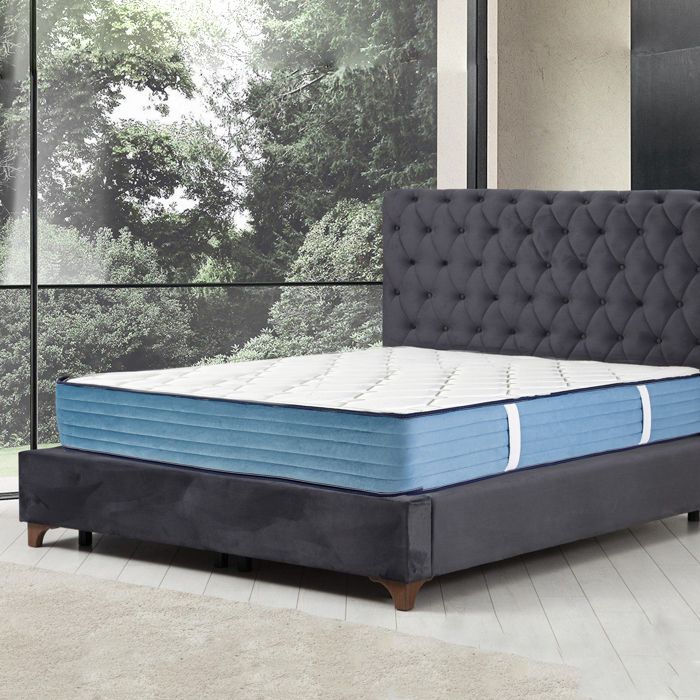 Materasso reversibile CALI 180x200 cm, schiuma ad alta densità, zone di riposo indipendenti, lato estivo/invernale, spessore 24 cm