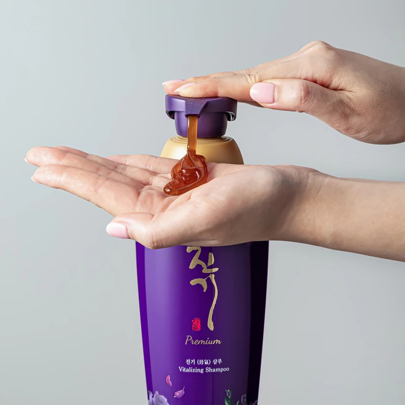 DAENG GI MEO RI Jin Gi Premium Vitalizing Shampoo regeneracijski šampon za zelo poškodovane lase, ki spodbuja rast las