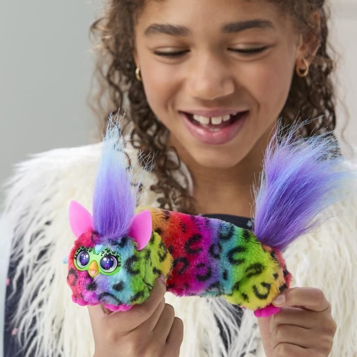 Furby DJ Furblets Rain-Bow-Kat, mini elektronisch pluche speelgoed, kinderspeelgoed, 45 geluiden en muziekjes, geschikt voor kinderen vanaf 6 jaar.