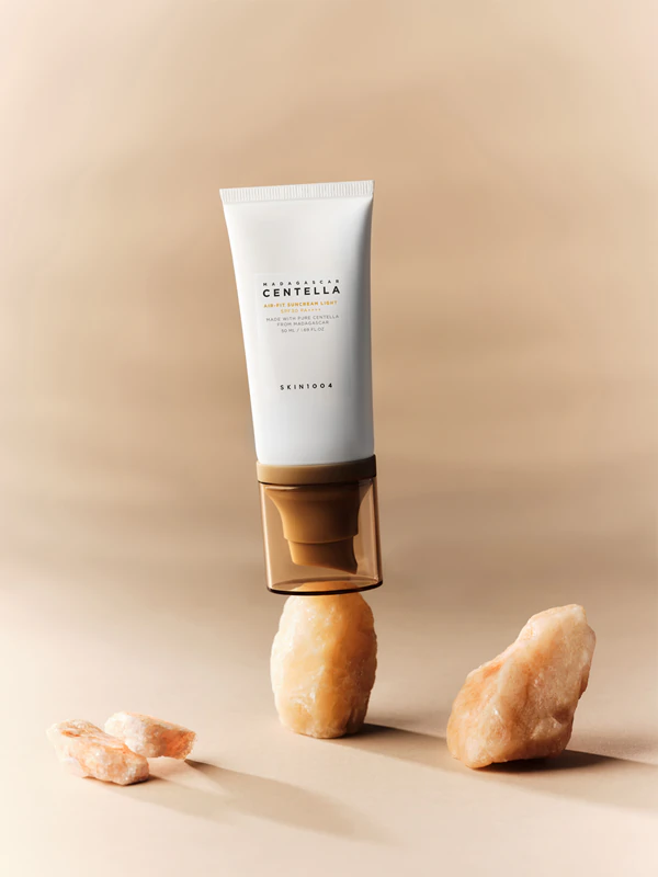 SKIN1004 Madagaskar Centella Air-Fit Suncream Ľahký minerálny ochranný fluid na tvár SPF 30