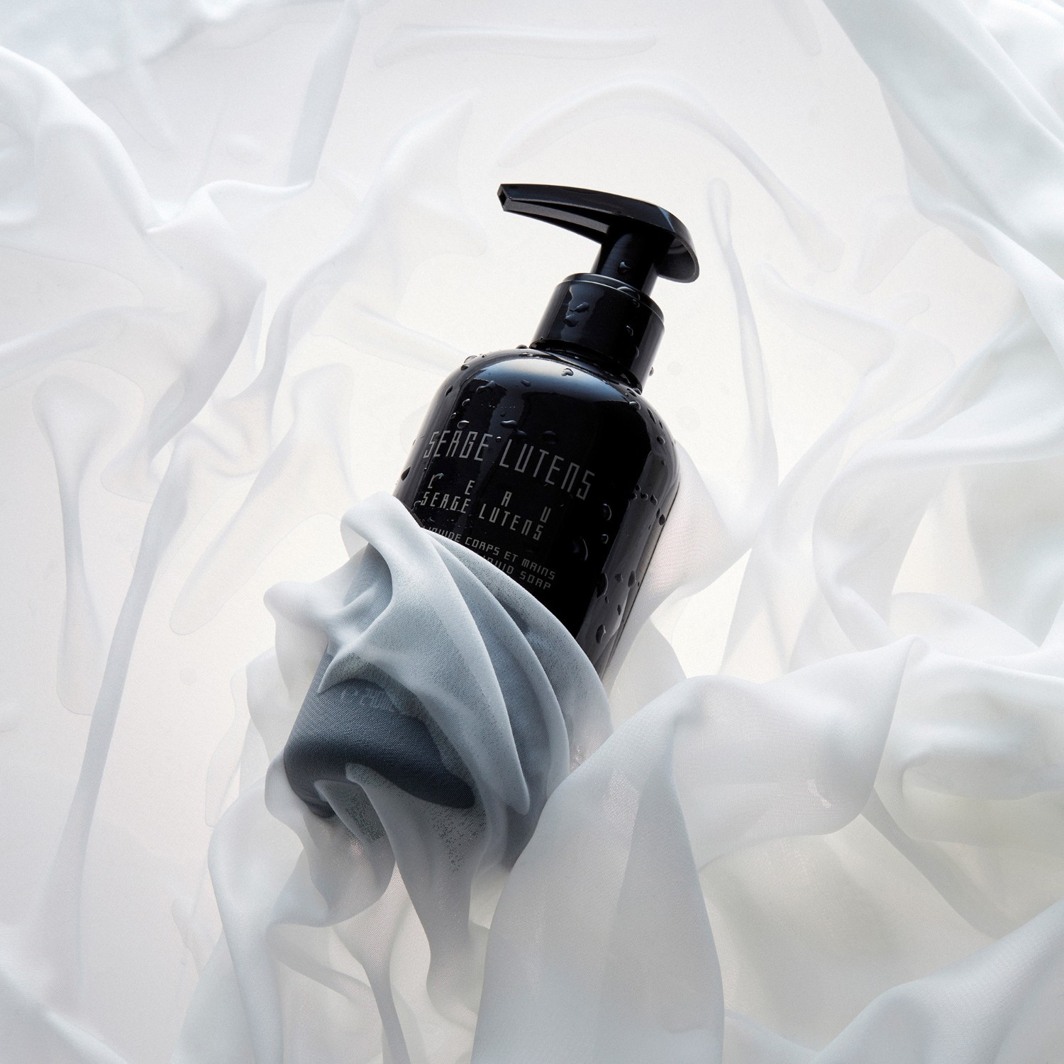 Serge Lutens gel za čišćenje lica Matin Lutens L'Eau Serge Lutens gel za čišćenje ruku i tijela - 240 ml