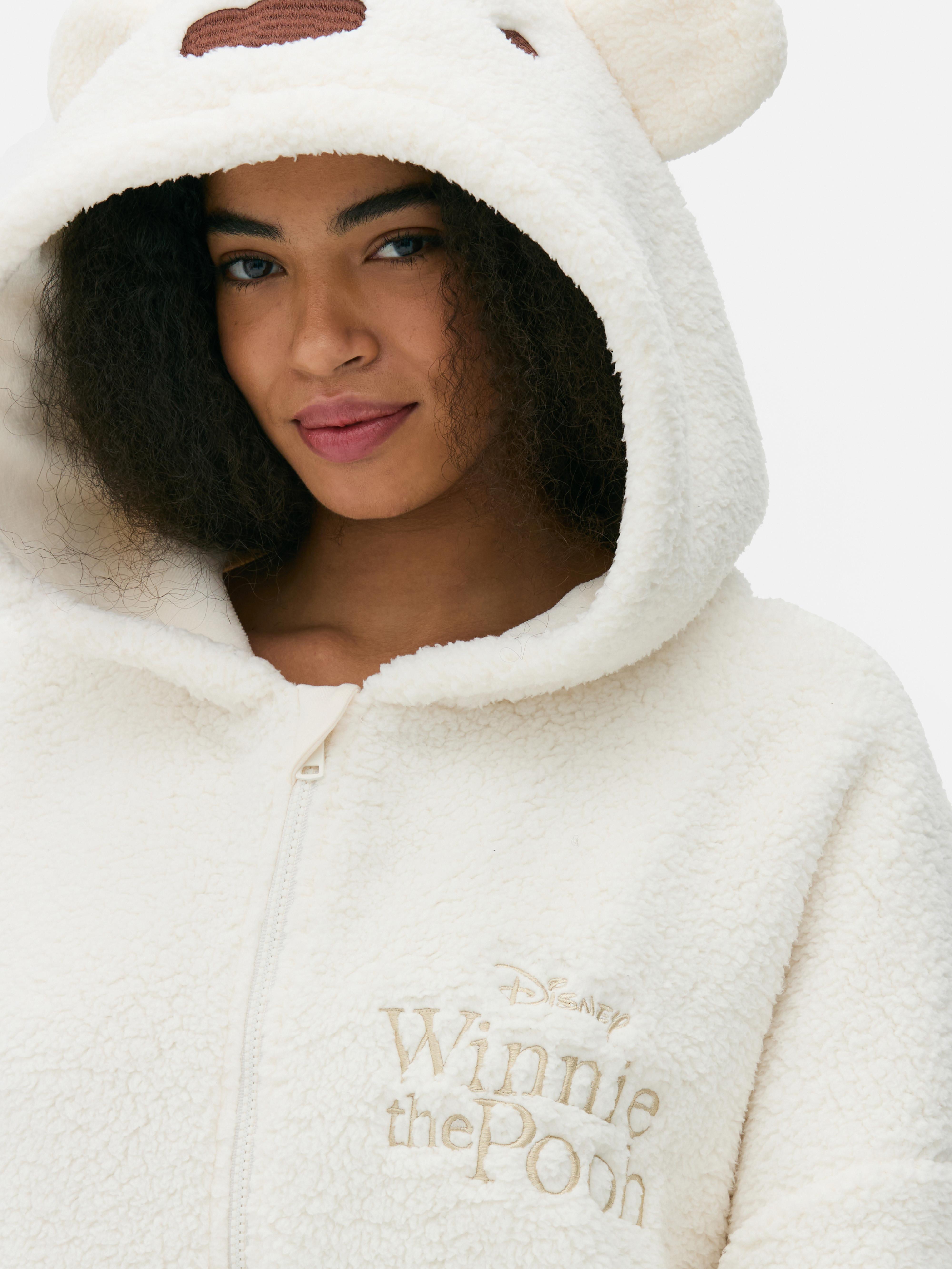Hanorac lung pentru femei cu Winnie the Pooh. O hanorac Disney din fleece cu glugă spațioasă, fermoar complet și buzunare.