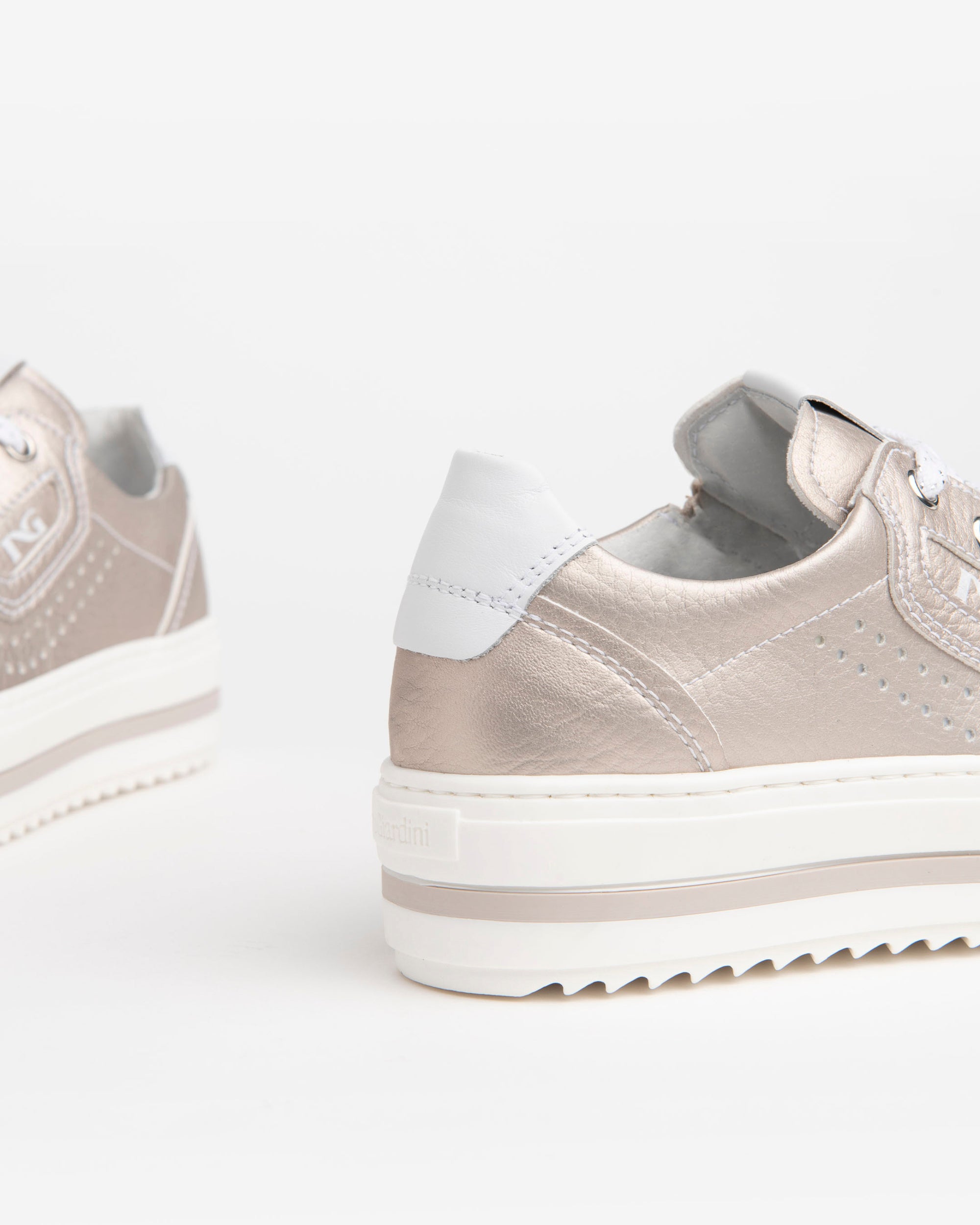  Sneaker für Teenager-Mädchen aus Funktionsmaterial und Leder
