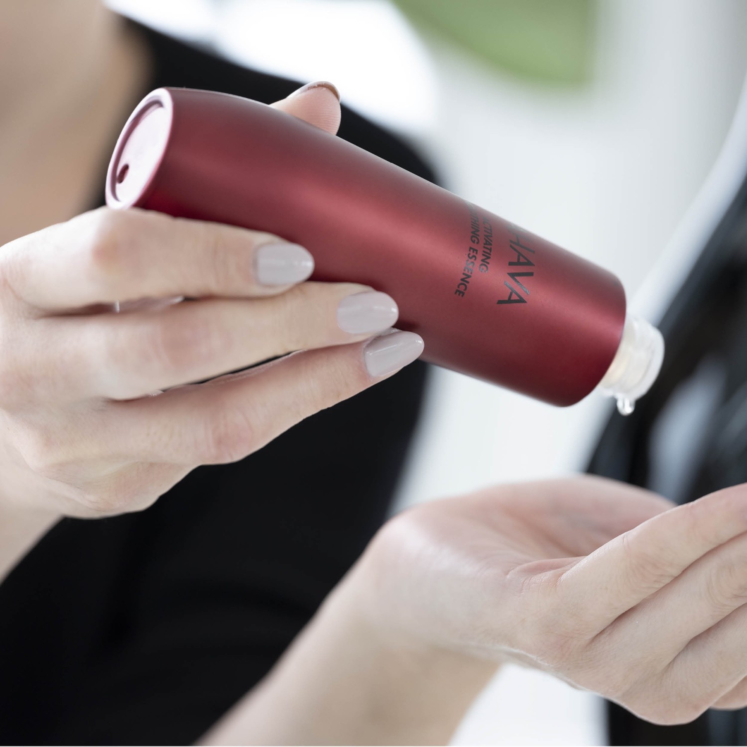 AHAVA Activating Smoothing Essence
