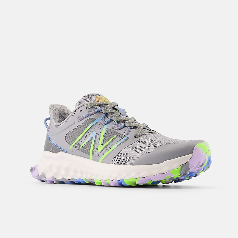 Damen Fresh Foam Garoé – Silberner Nerz mit himmelblauen und grünen Pixeln