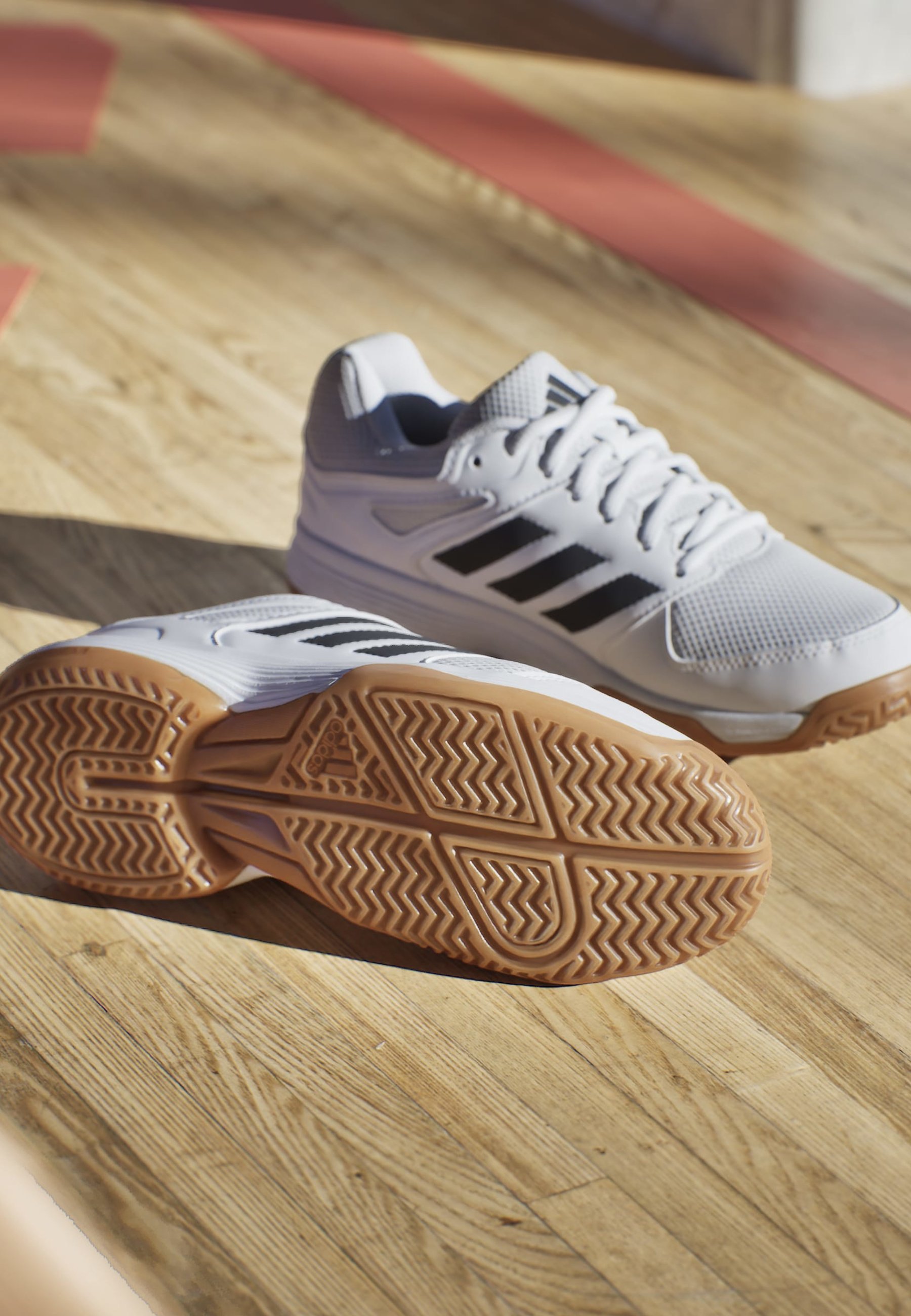 adidas Performance SPEEDCOURT Indoor-Laufschuhe für Kinder – Straßenlaufschuhe – Cloud White Core Black Gum