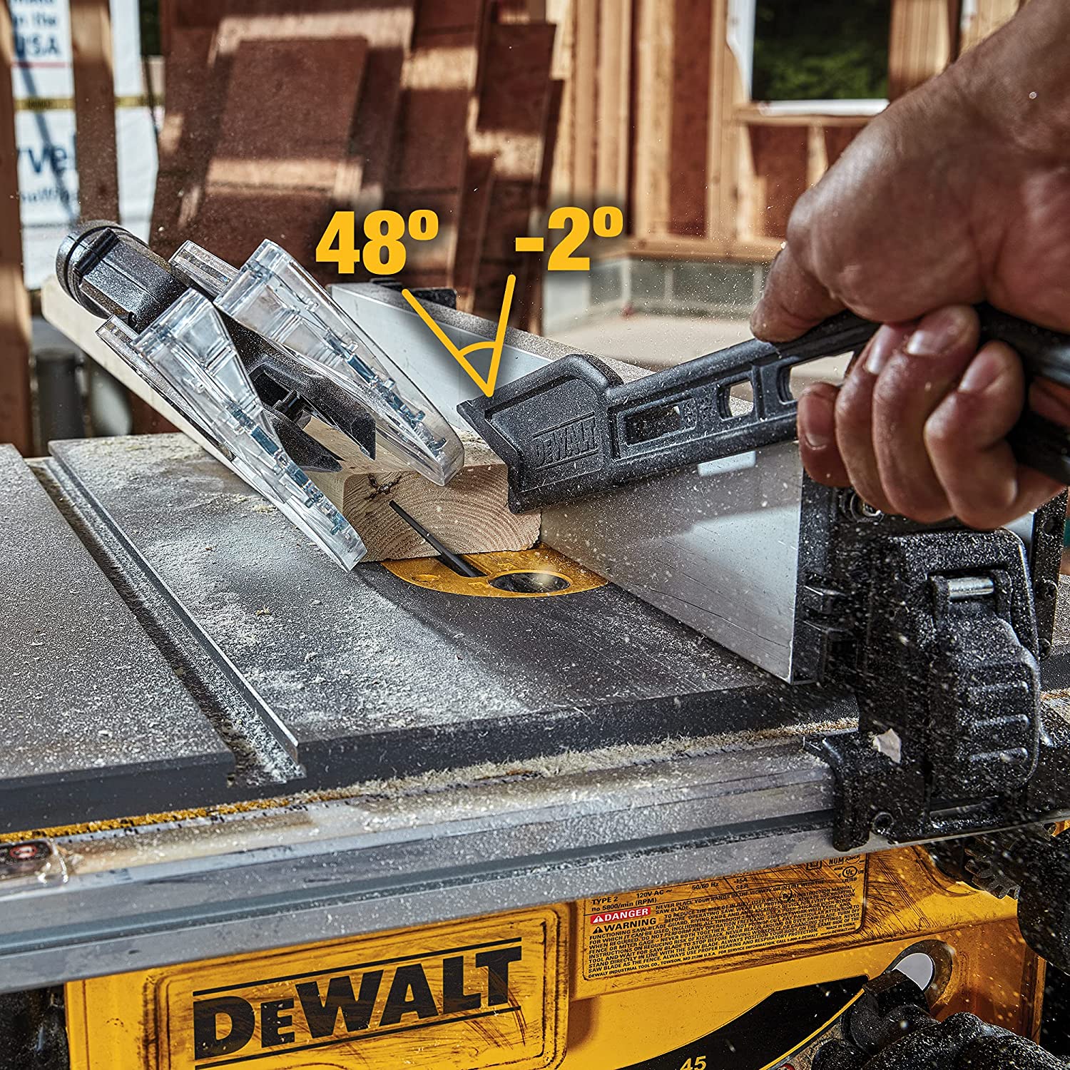 Serra de mesa compacta para construção DEWALT, 8-1/4 polegadas (DWE7485)