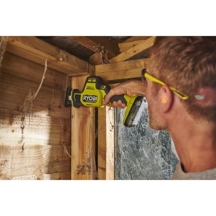 Scie sabre 1 main - RYOBI - Brushless - 18V - Compacte - 0-3 000 cp/min - Course de lame 16 mm - Capacité bois 90 mm