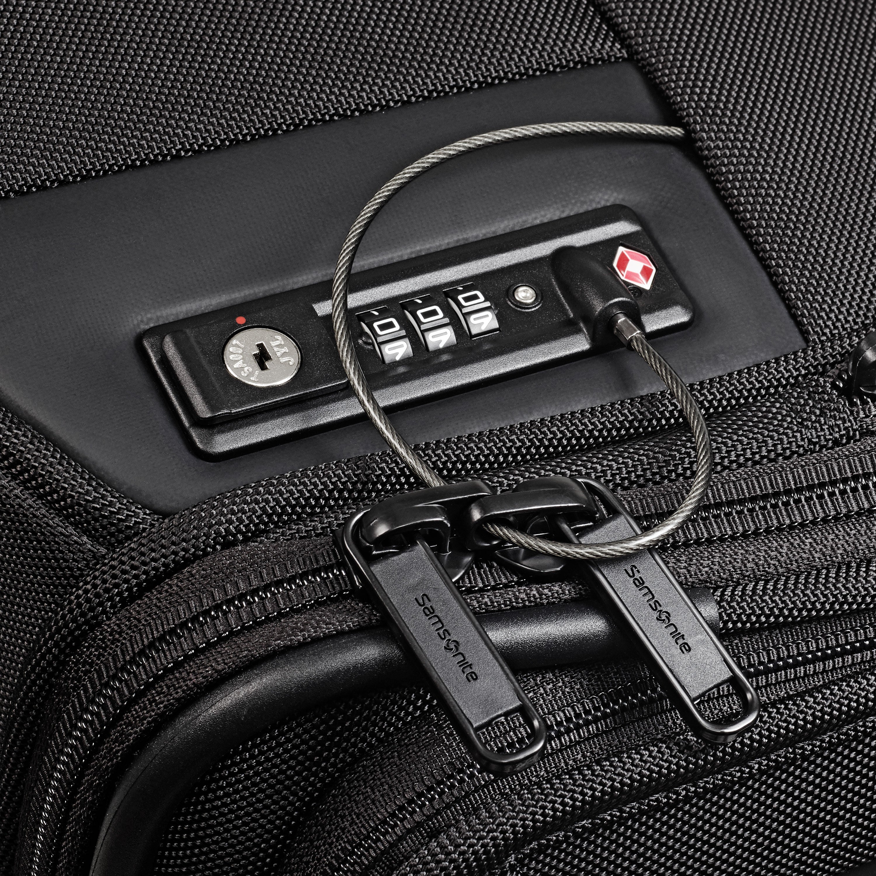 SAMSONITE ARMAGE II 22 X 14 X 9 MATKAREPULLINEN