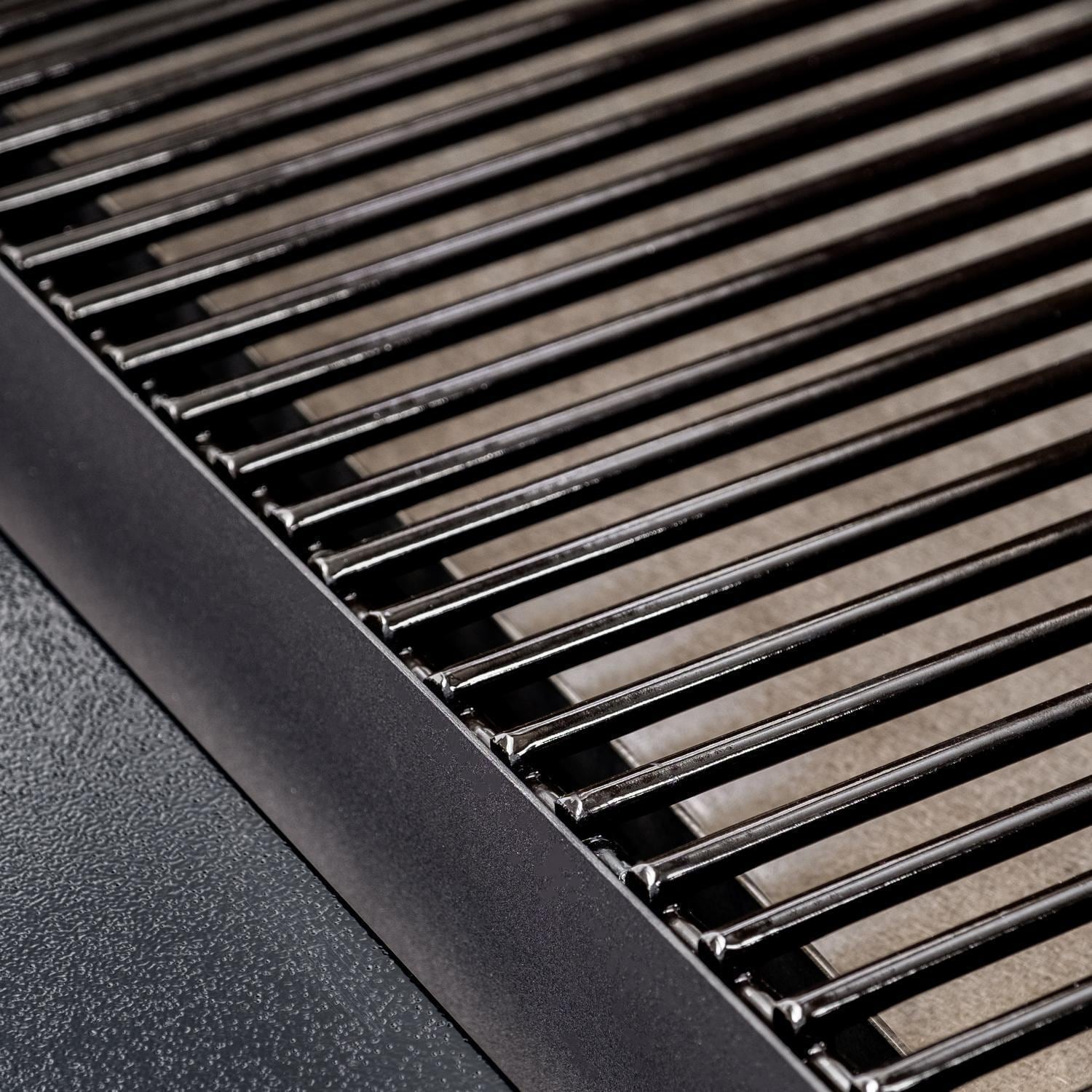 Victory 35 tuuman puupellettigrilli etuhyllyllä, 29 paunan suppilolla ja 16-kaliiperisella terästynnyrillä ja kärryllä - BBQPG