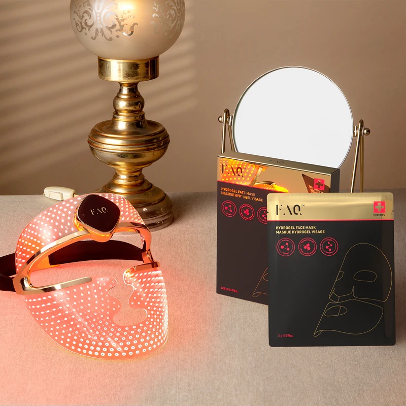FOREO FAQ™ Glass Skin Collagen Face Mask hidrogelna maska, ki gladi polt in zmanjšuje videz gub.
