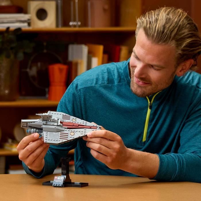 LEGO Star Wars 75404 Le transport d’assaut de classe Acclamator - Maquette pour adulte