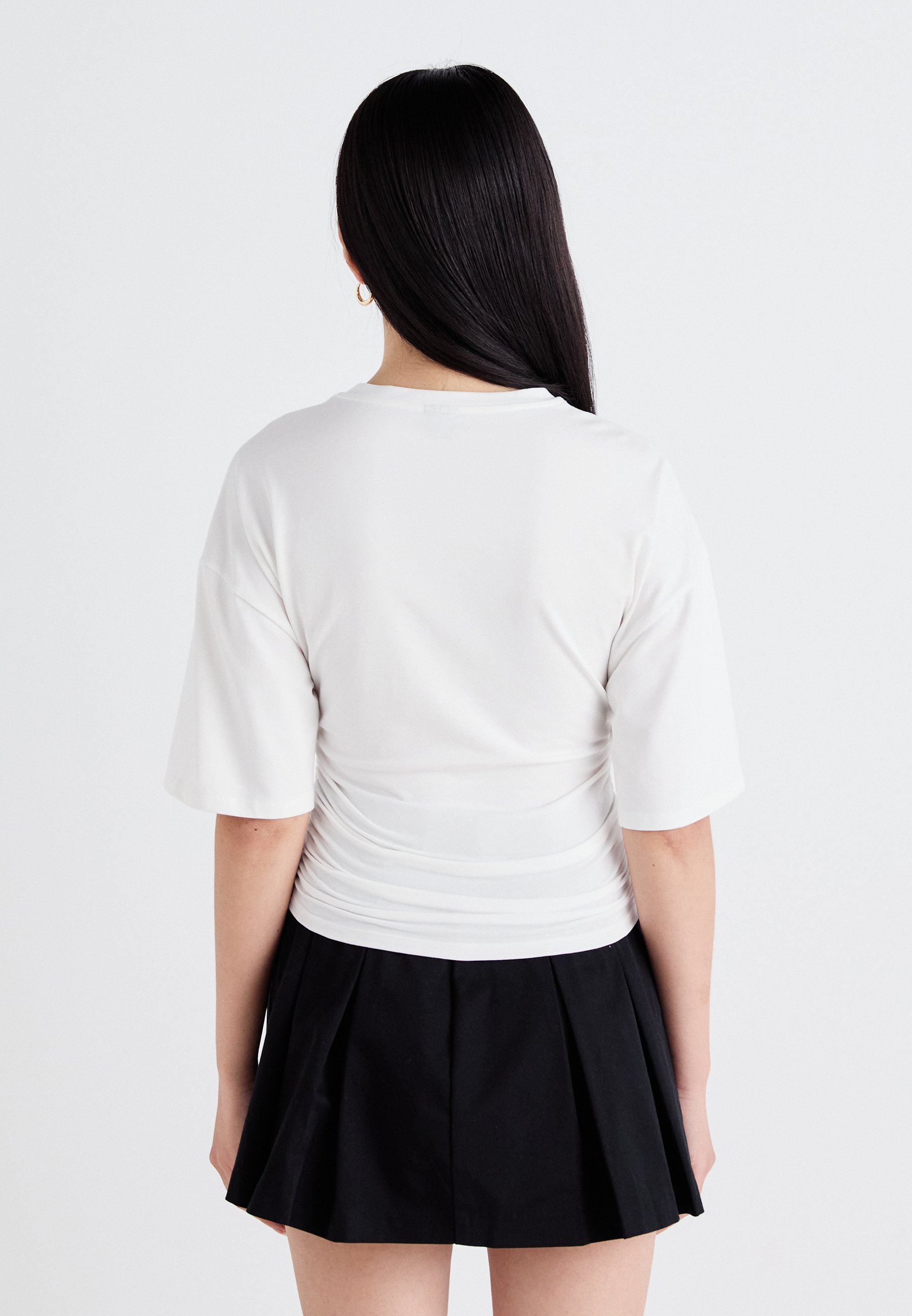 SOFT TOUCH RUCHED TEE - T-skjorte - offwhiteGina Tricot