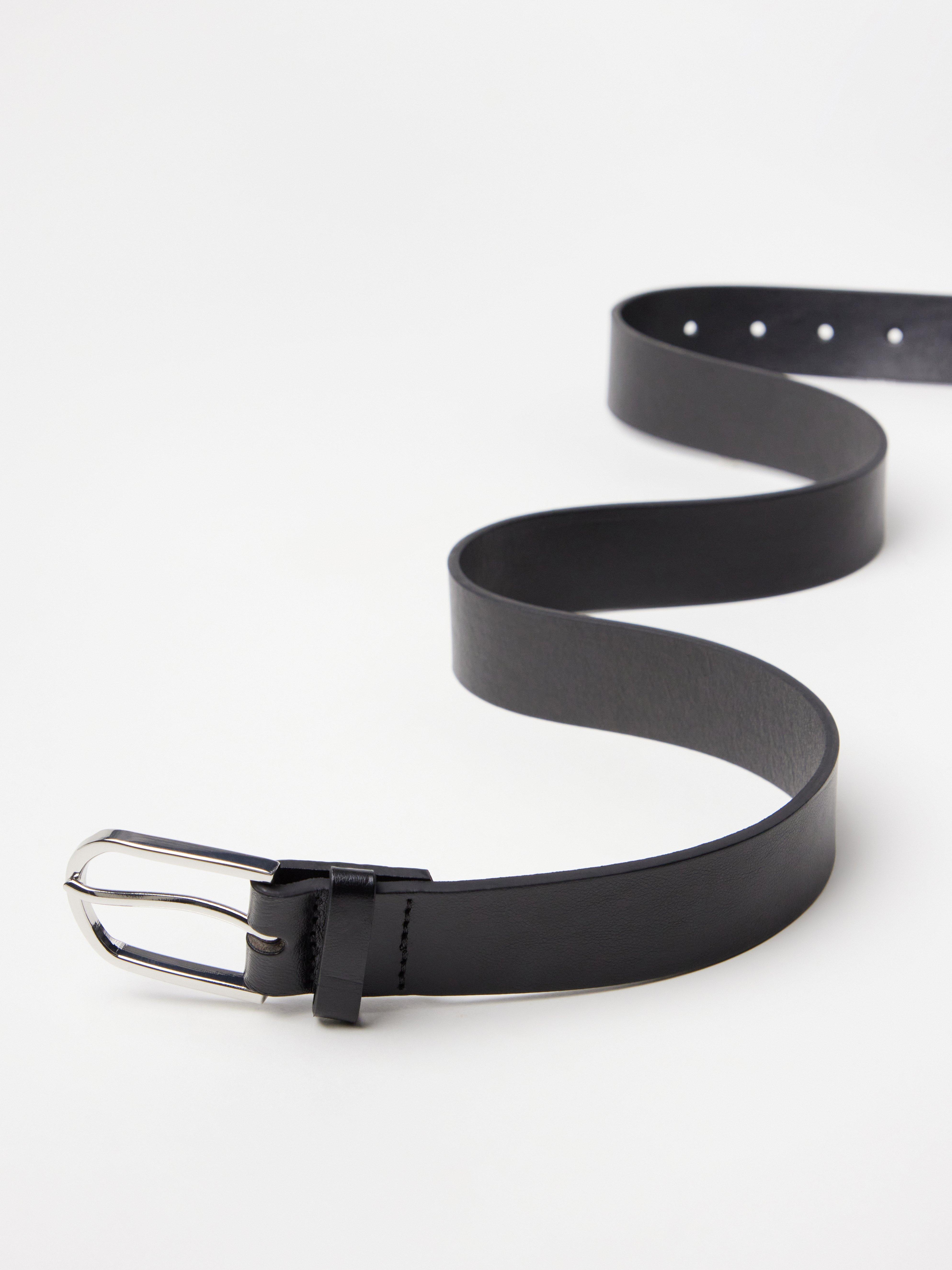 Ceinture noire à boucle métallique
