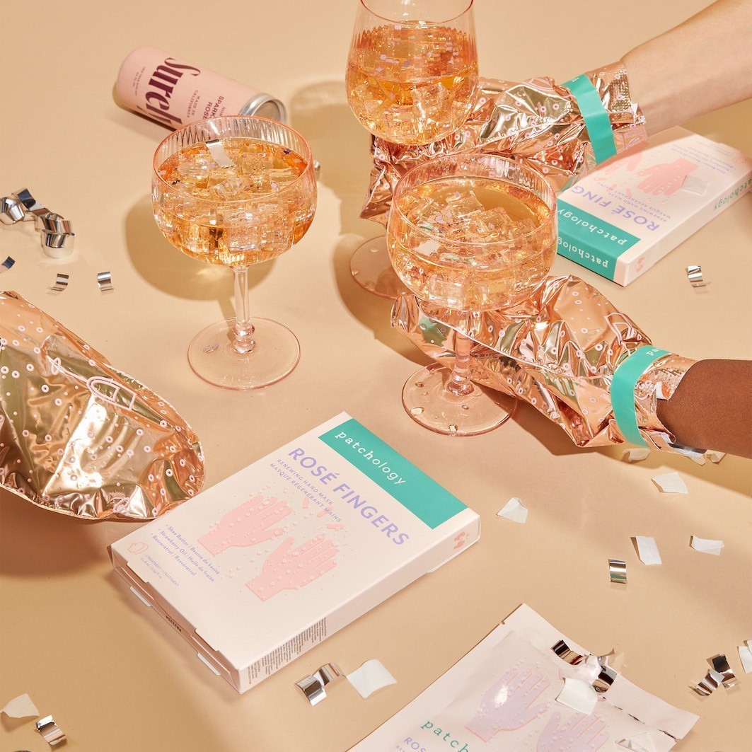 Patchology Rosé Fingers Obnovujúca maska na ruky - 1 pár