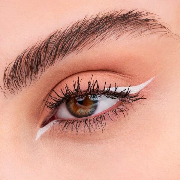 Essence 04 White Kajal Pencil