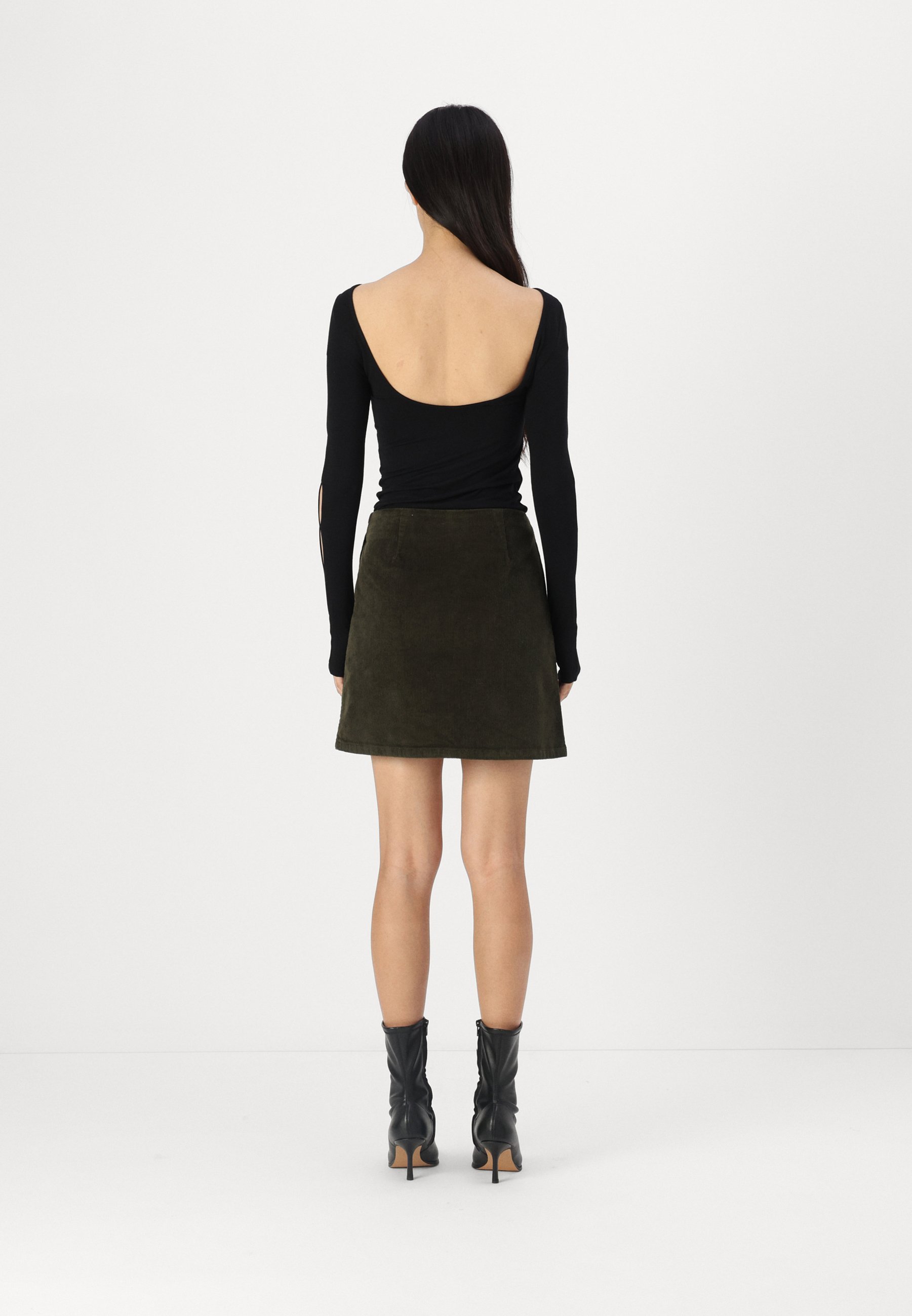 Vero Moda VMETTA SHORT SKATER - A-lijn rok - bosnacht