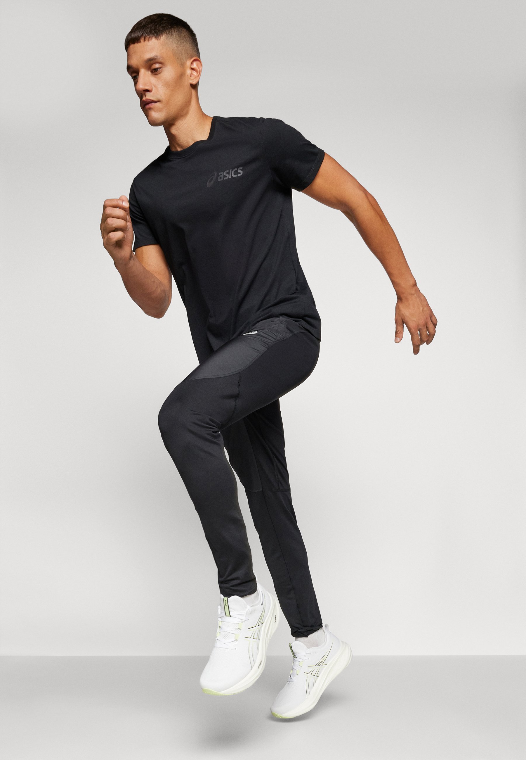 ASICS ROAD PANT - Püksid - sportlikud mustad
