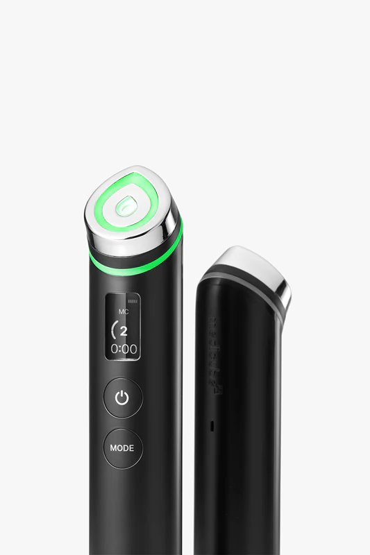 medicube Age-R Booster Pro, dispositivo multifuncional para regeneração e nutrição da pele.