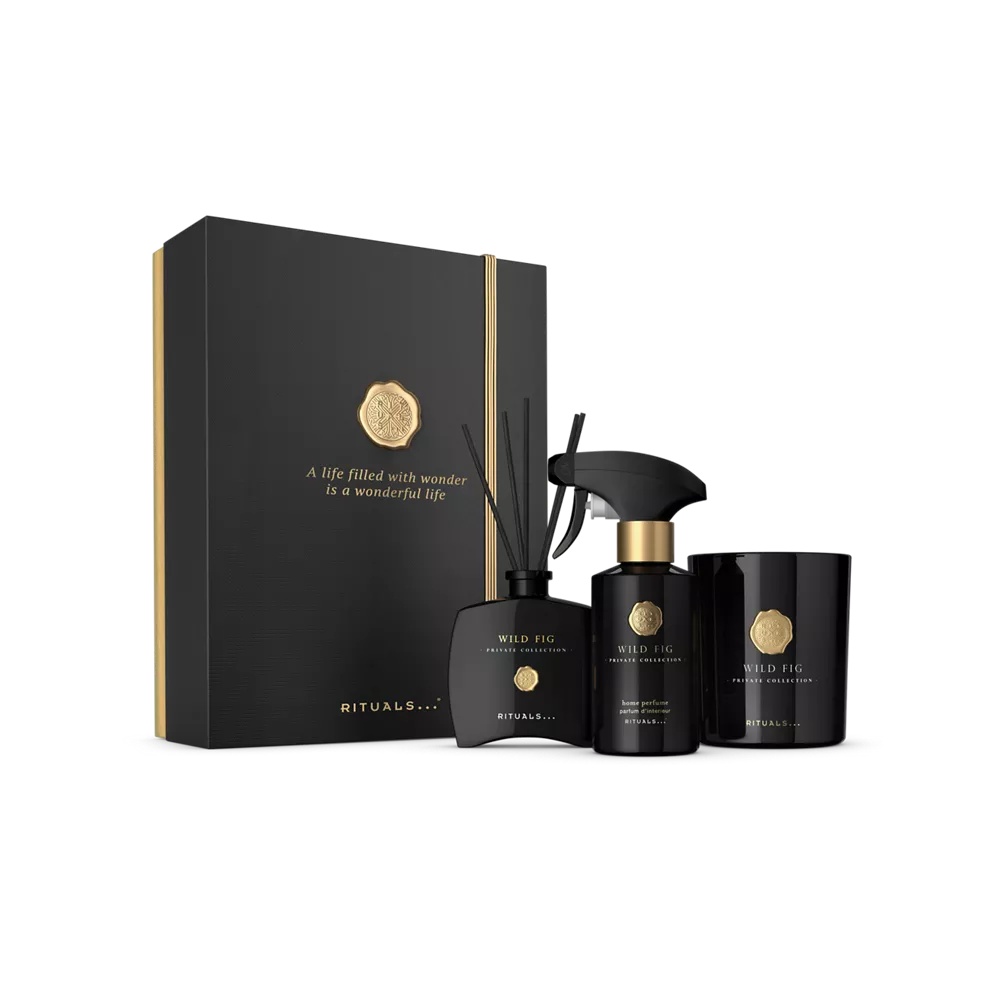 Poklon set Private Collection Wild Fig V mirisna svijeća 360 g, mini mirisni štapići 100 ml, parfem za dom 250 ml