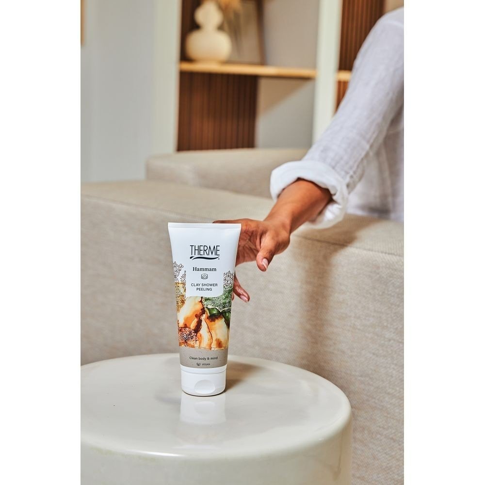 THERME kūno šveitiklis su molio dušo šveitikliu - 200 ml
