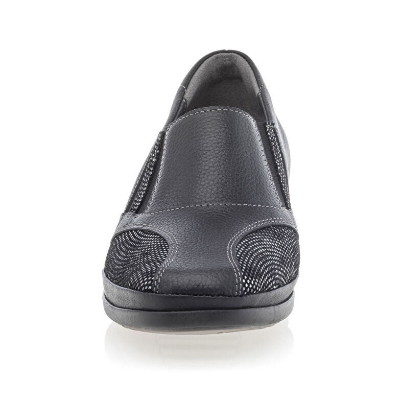 Zapatos cómodos para mujer, color negro.