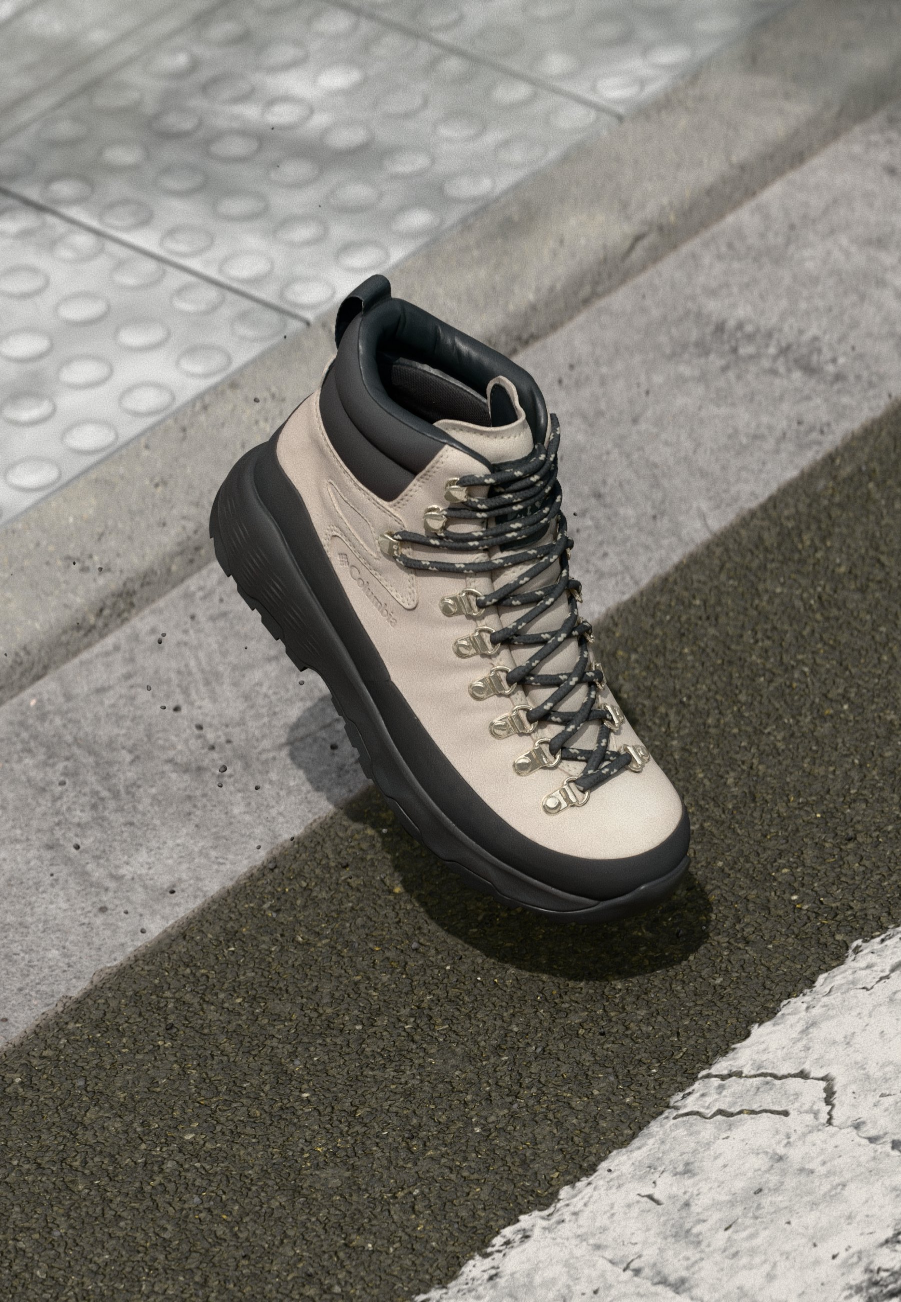 Columbia NEWTON ALPINE PT - Wanderschuhe - Wolkengrau/Shark
