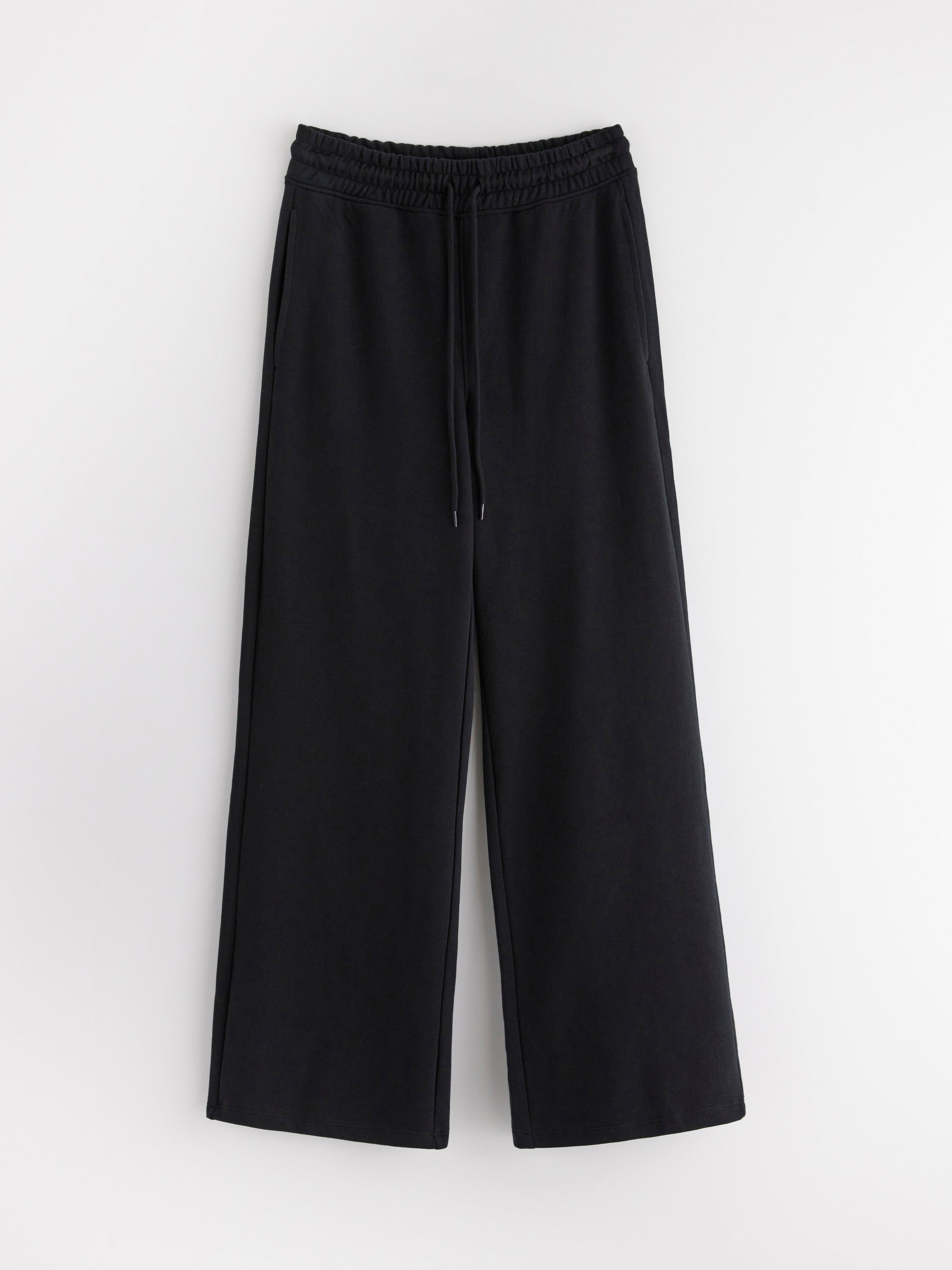Pantalones deportivos negros