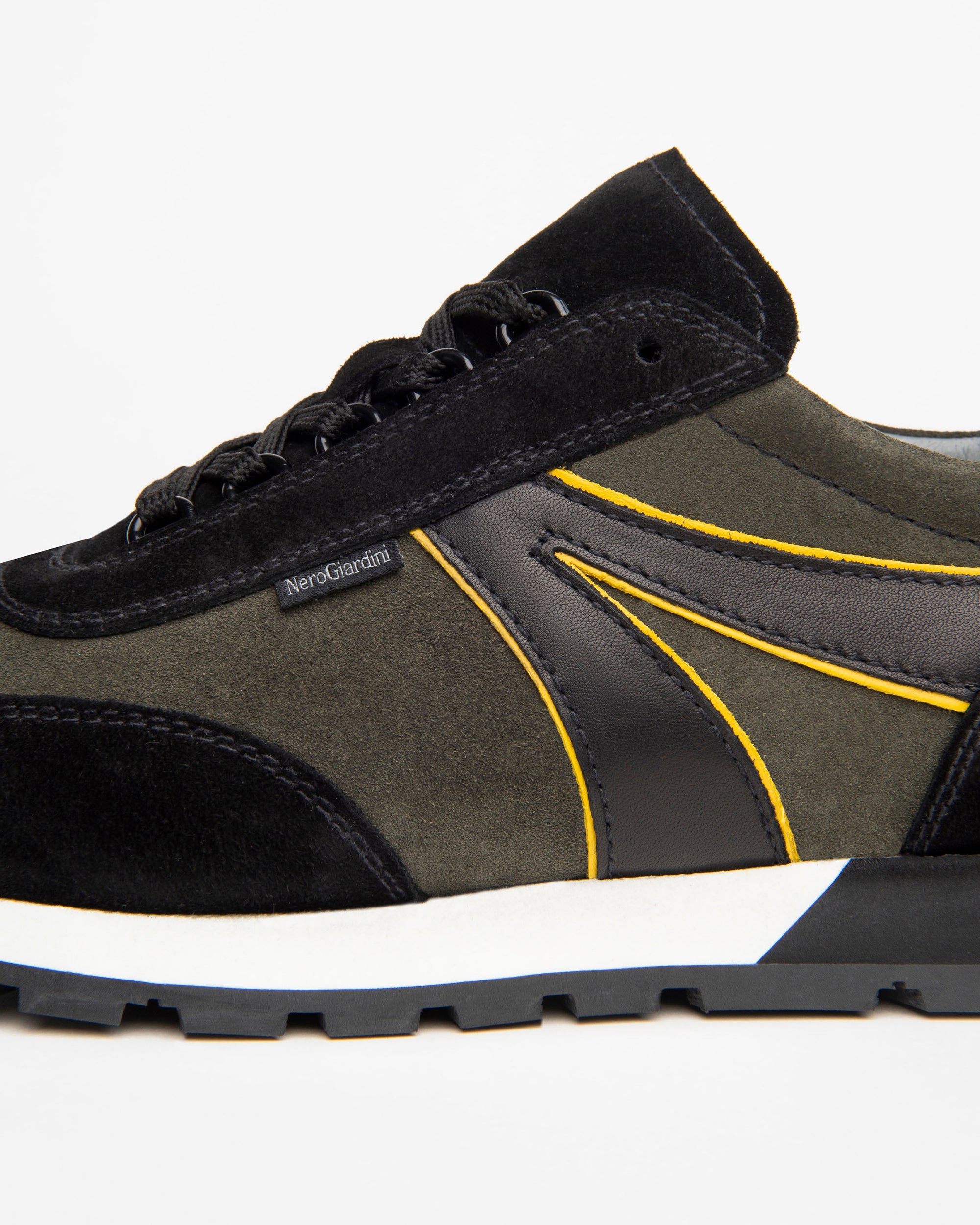  Herren-Sneaker aus Wildleder