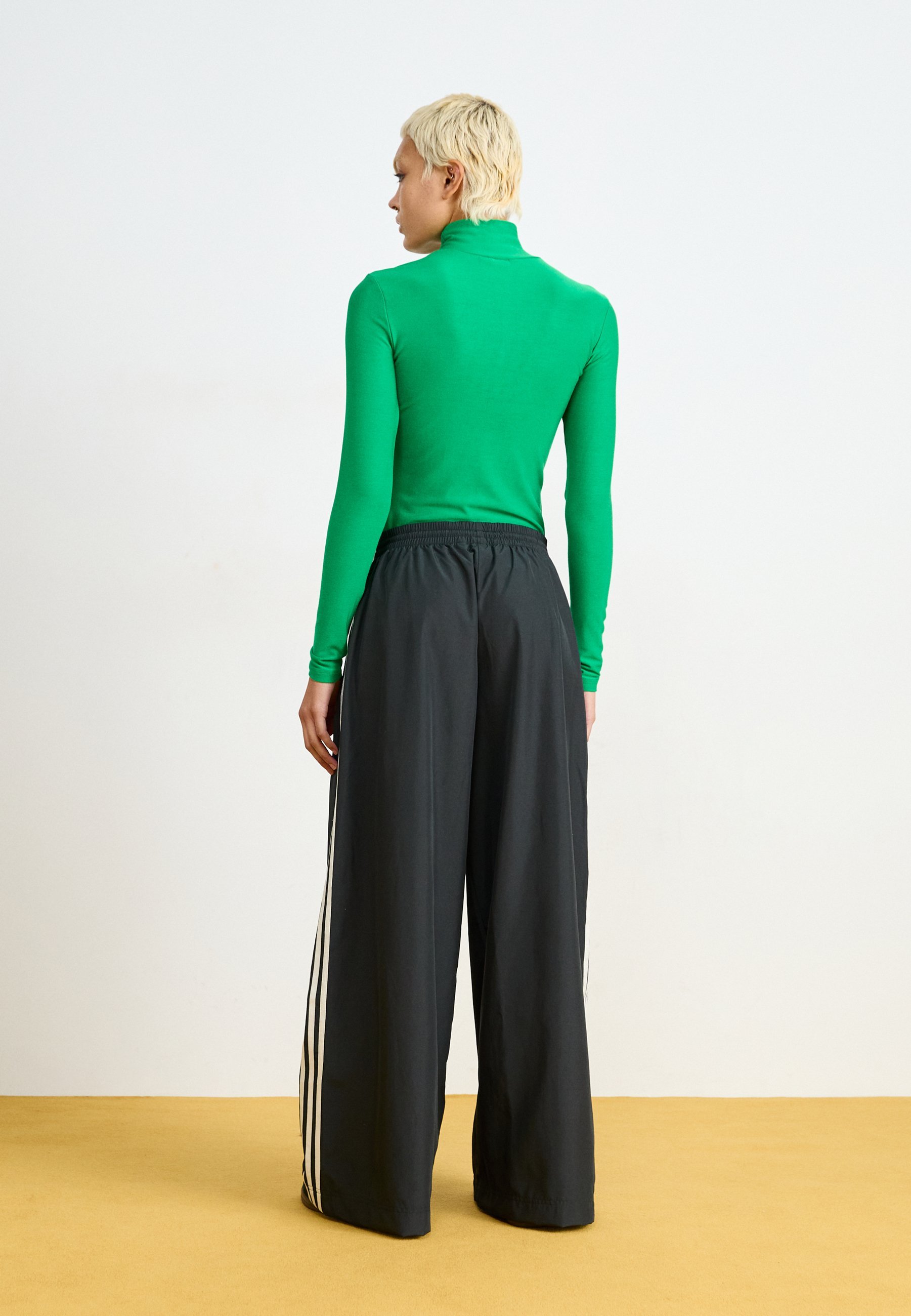 adidas Originals dressipüksid