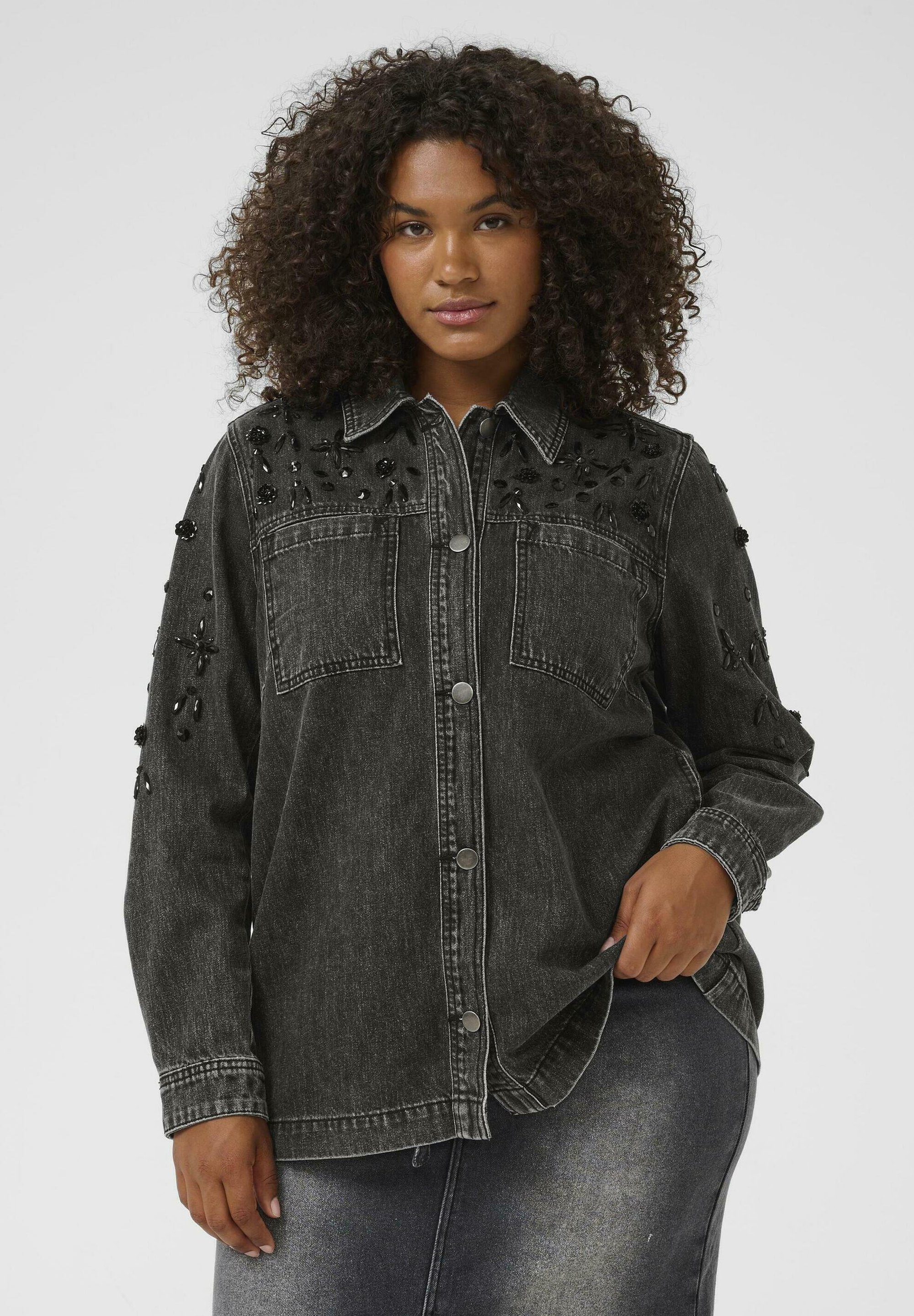 Kaffe Curve JAIDA – Jeansjacke – Dunkelgrauer, gewaschener Denim