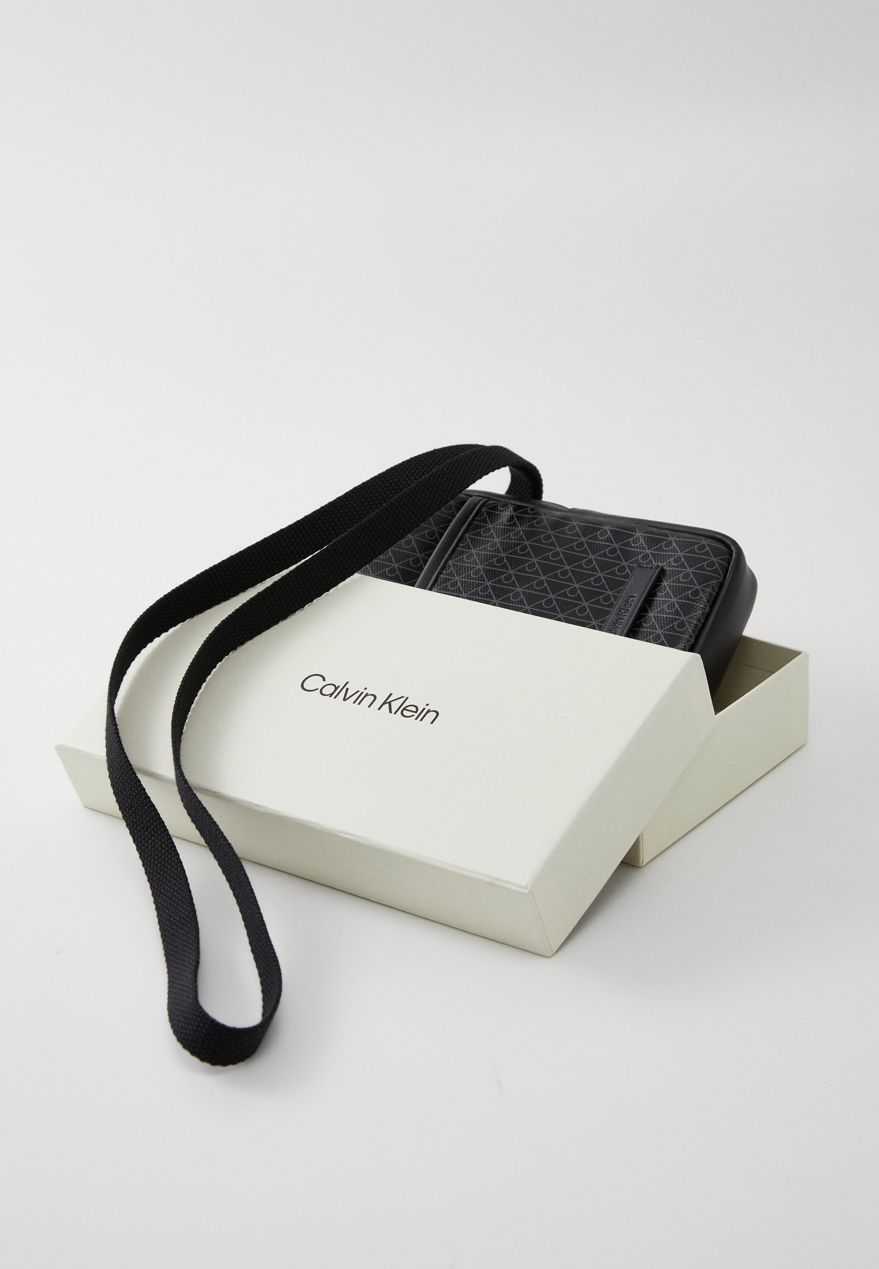 Portefeuille Calvin Klein Coated Emblem noir