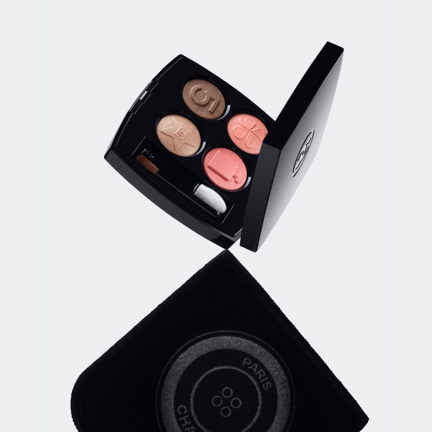 Očné tiene LES 4 OMBRES BOUTONS - 2 g