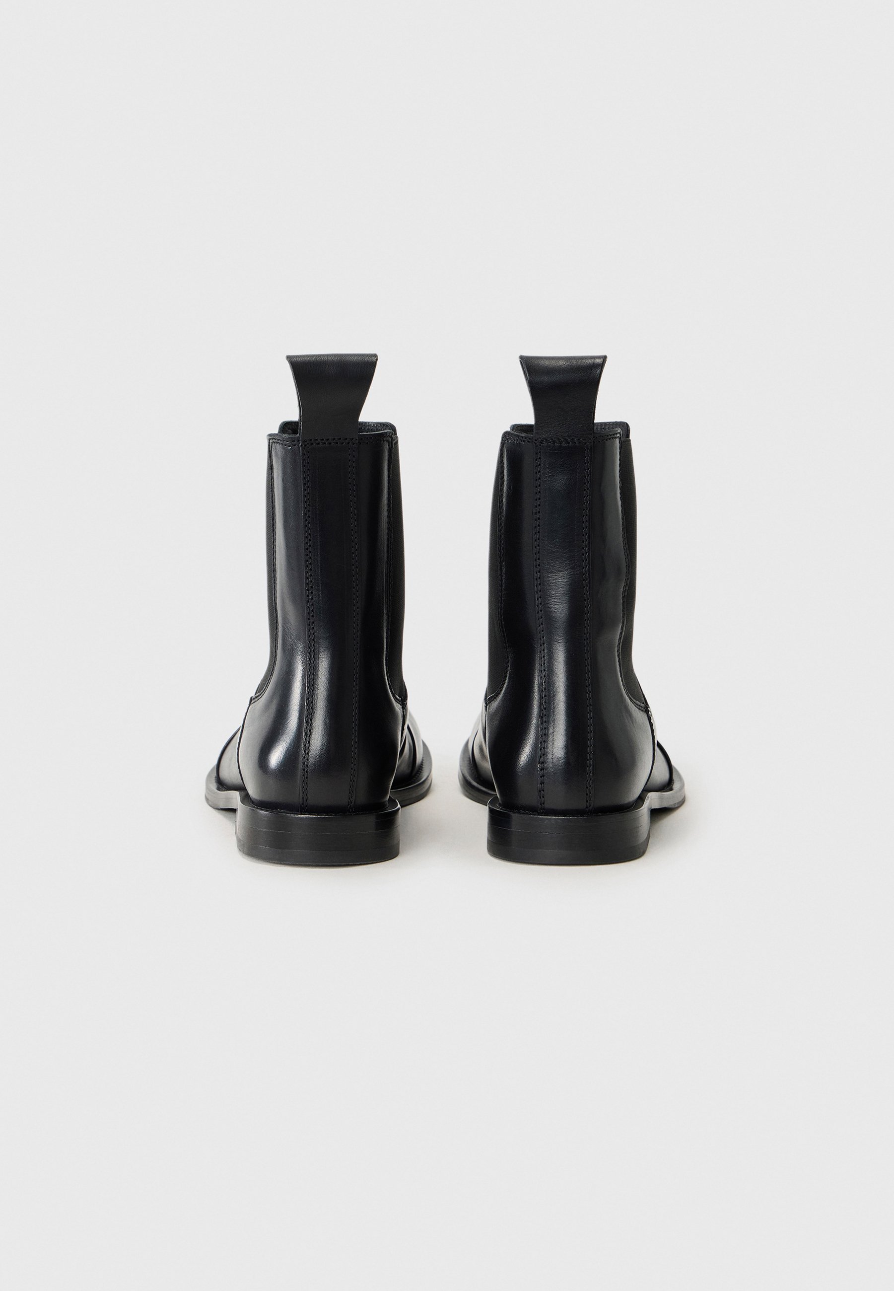 Bottines classiques MOSCHINO - noires