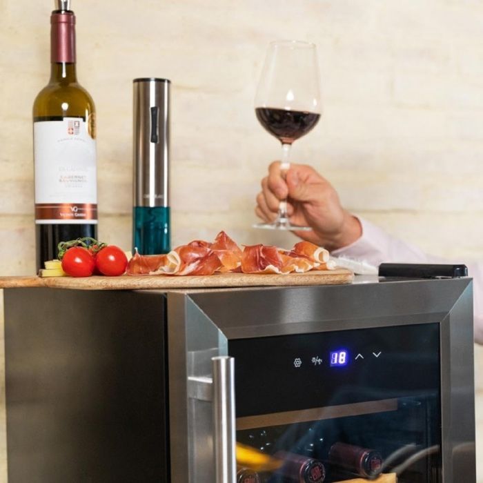 Cecotec Bolero GrandSommelier 1550 Stainless Steel Wine Cellar with Compressor. Stainless steel wine cellar, 15 bottles, compressor