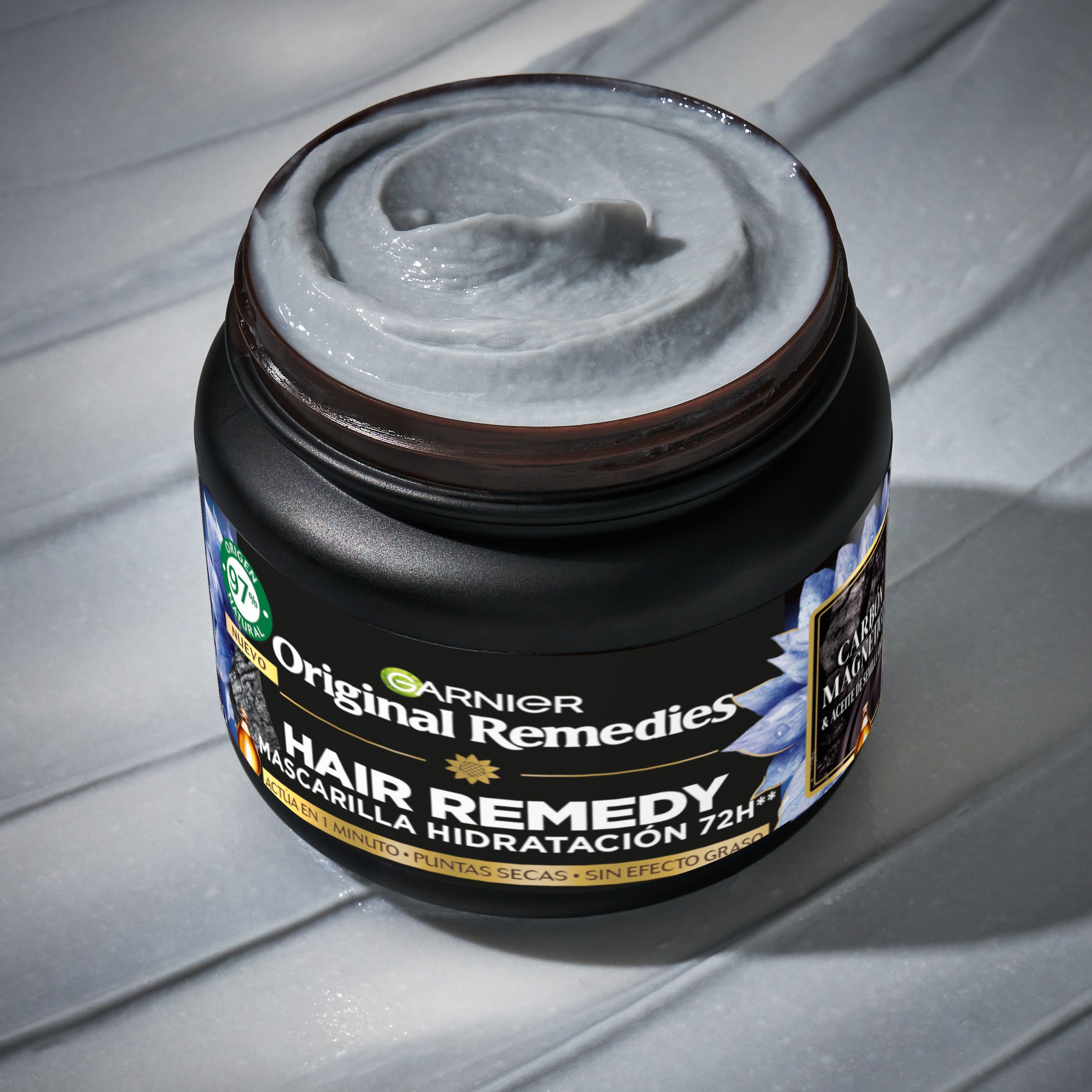 Hydratačná maska s magnetickým uhlím Hair Remedy Masky na mastné vlasy