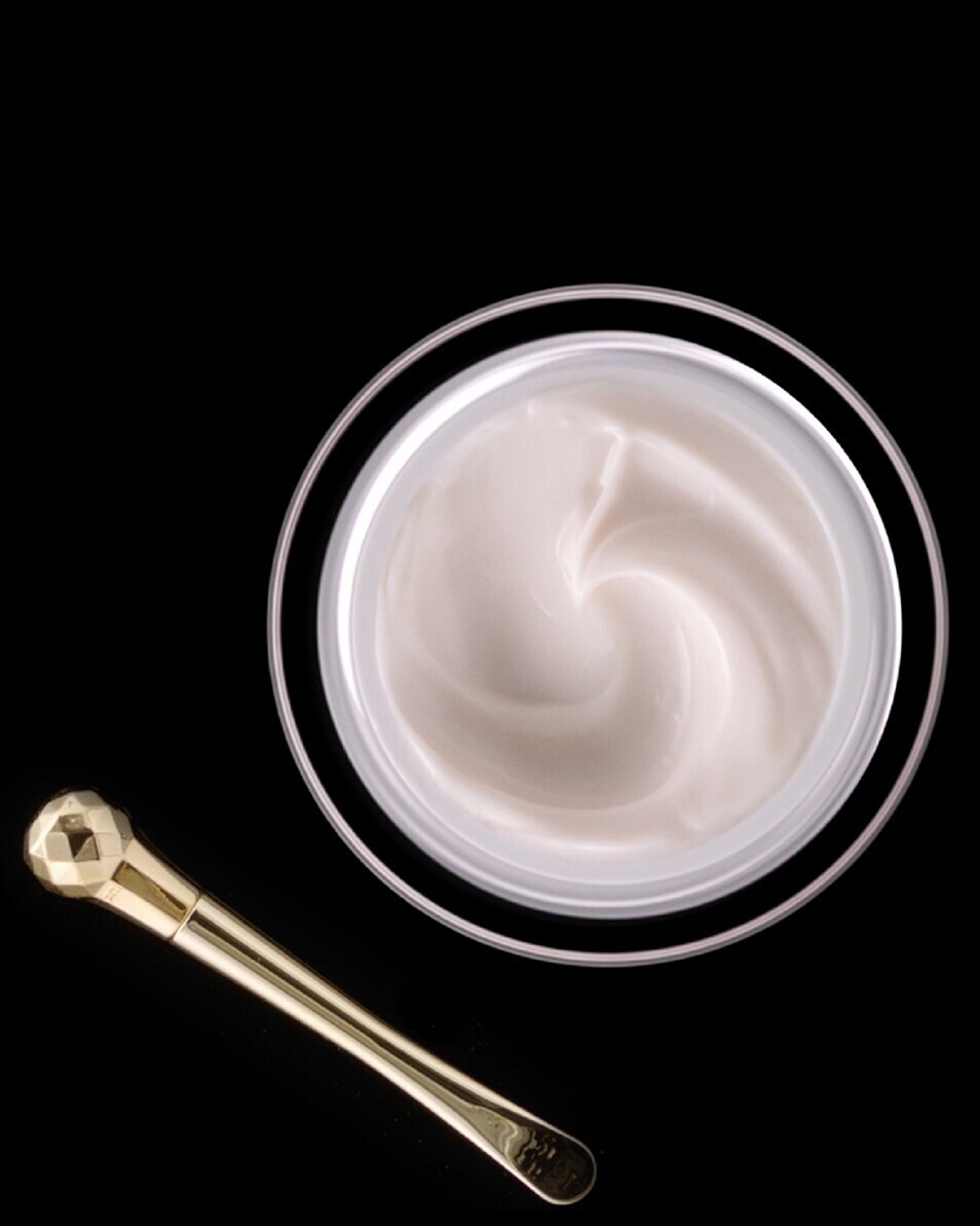 ESTÉE LAUDER RE-NUTRIV ULTIMATE DIAMOND TRANSFORMATIVE ENERGY SPÄŇUJÚCI OČNÝ KRÉM – PROTI STARNUTIU A TMAVÝM KRUHOM POD KOŽAMI