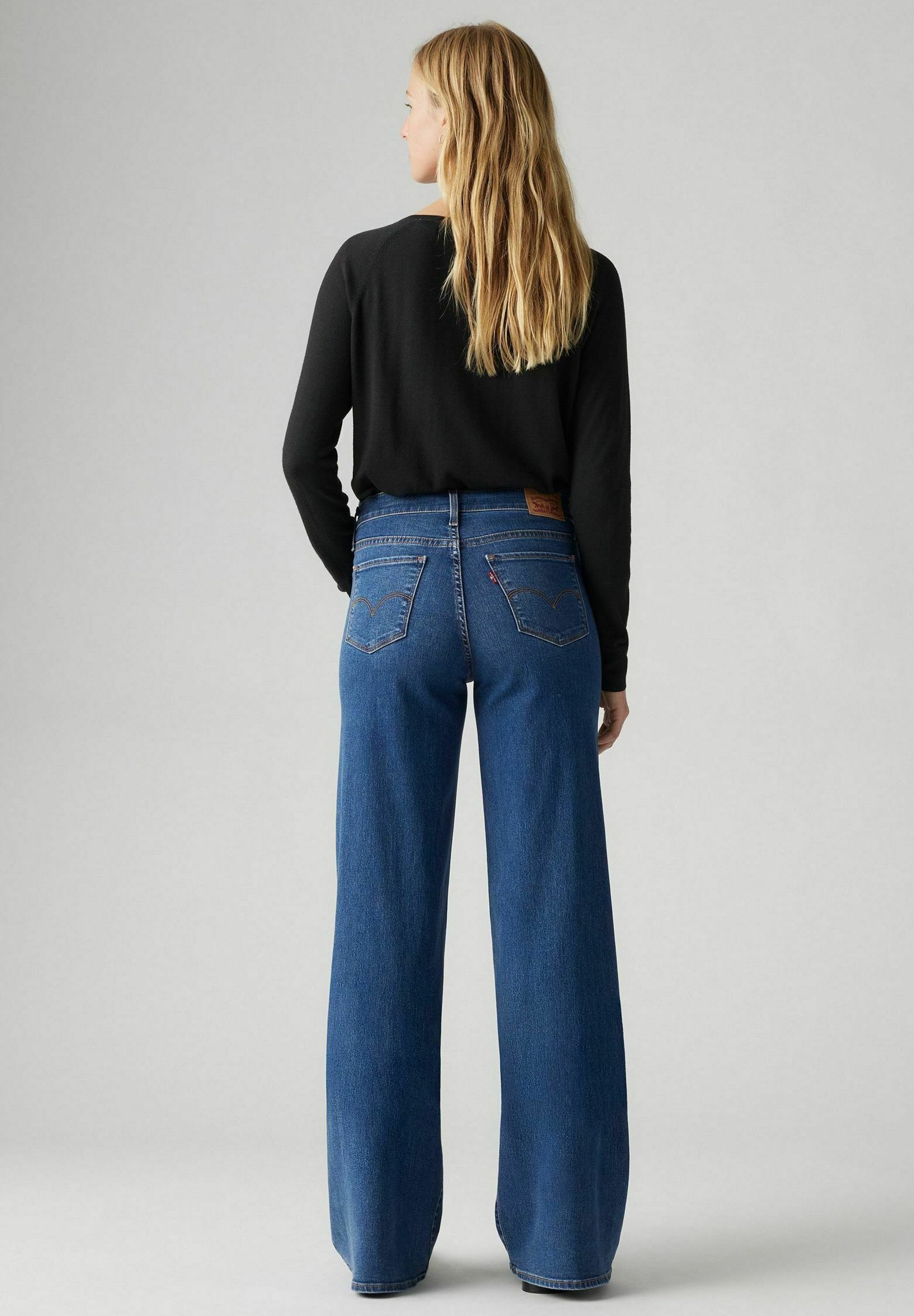 Levi's® 318™ SHAPING WIDE LEG - Jeans a zampa - bicchiere d'acqua alto