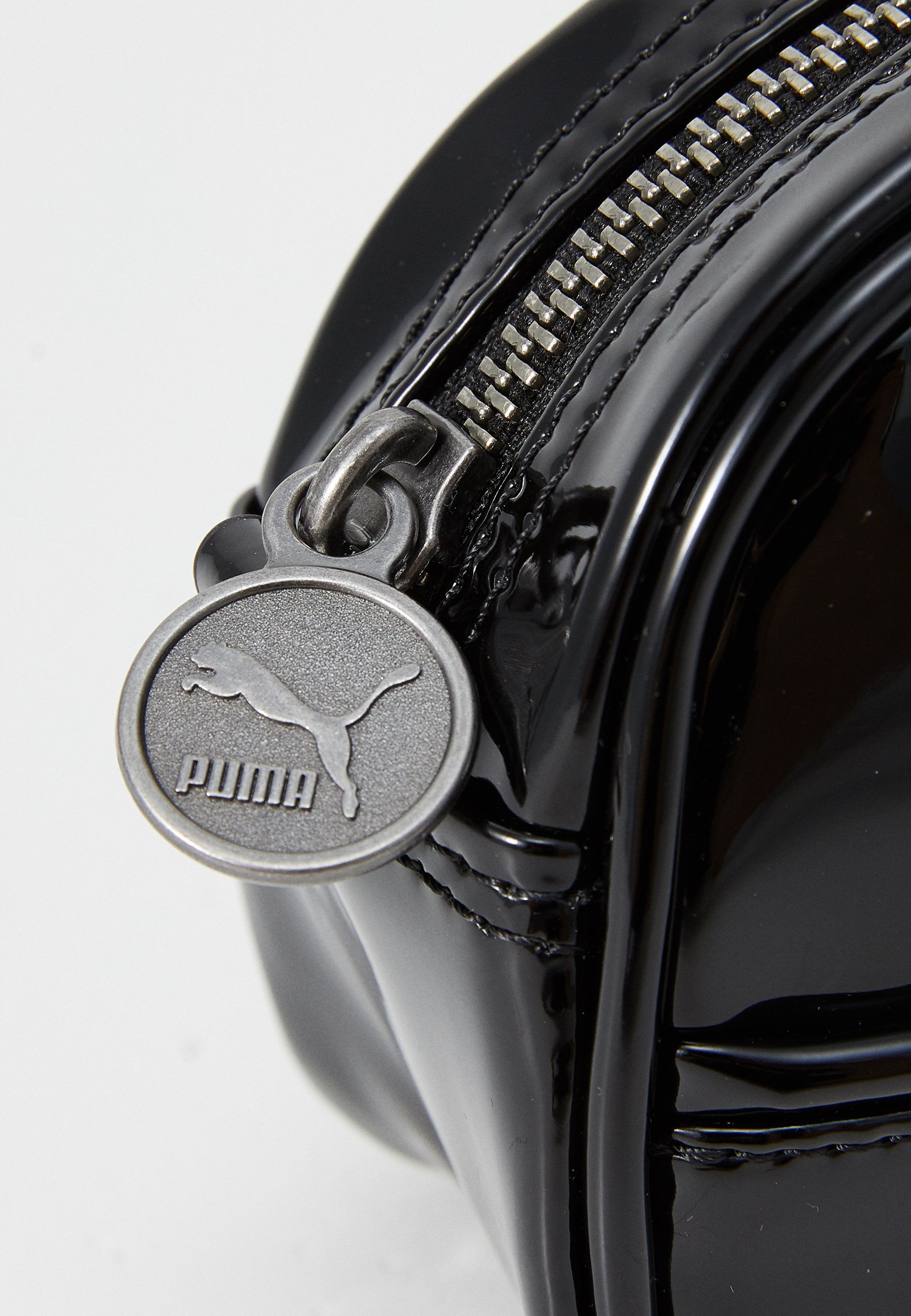 Puma handtassen